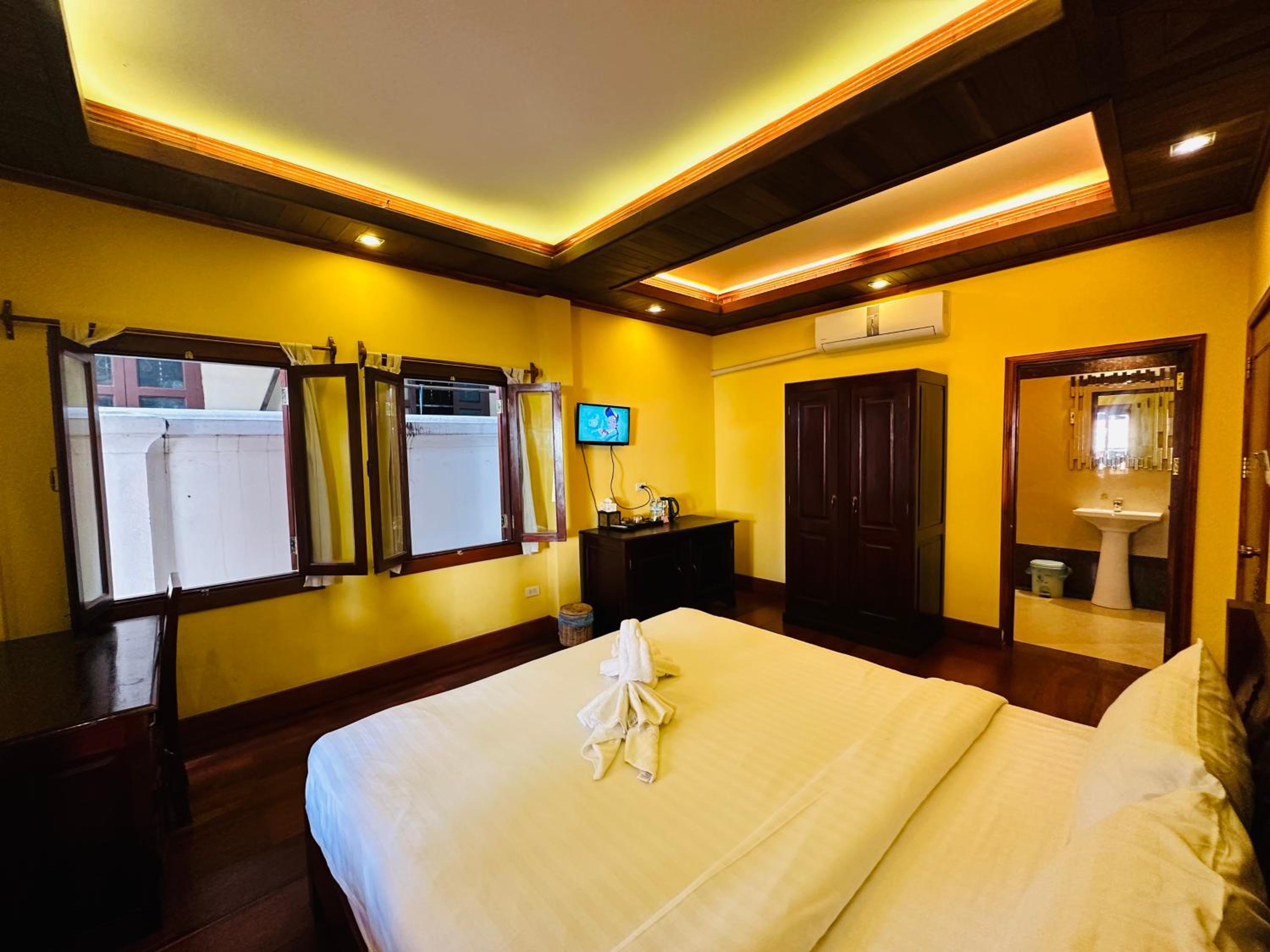 Deluxe Double Room - Photo 19