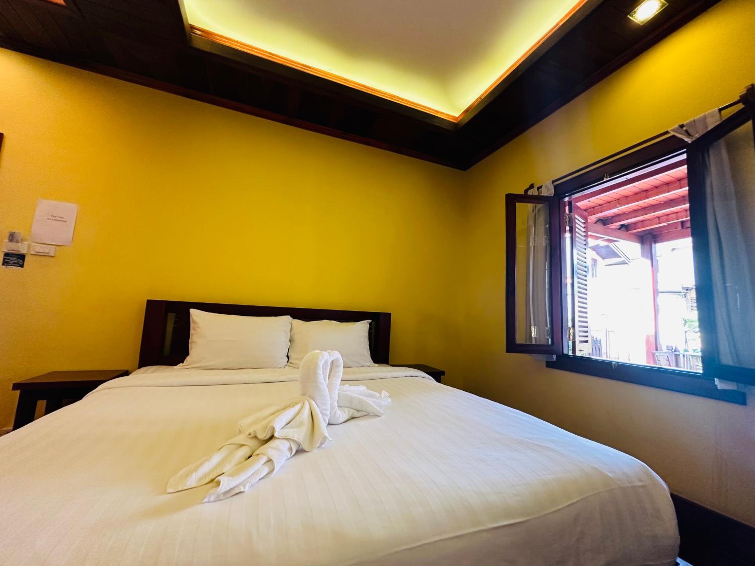 Deluxe Double Room - Photo 16