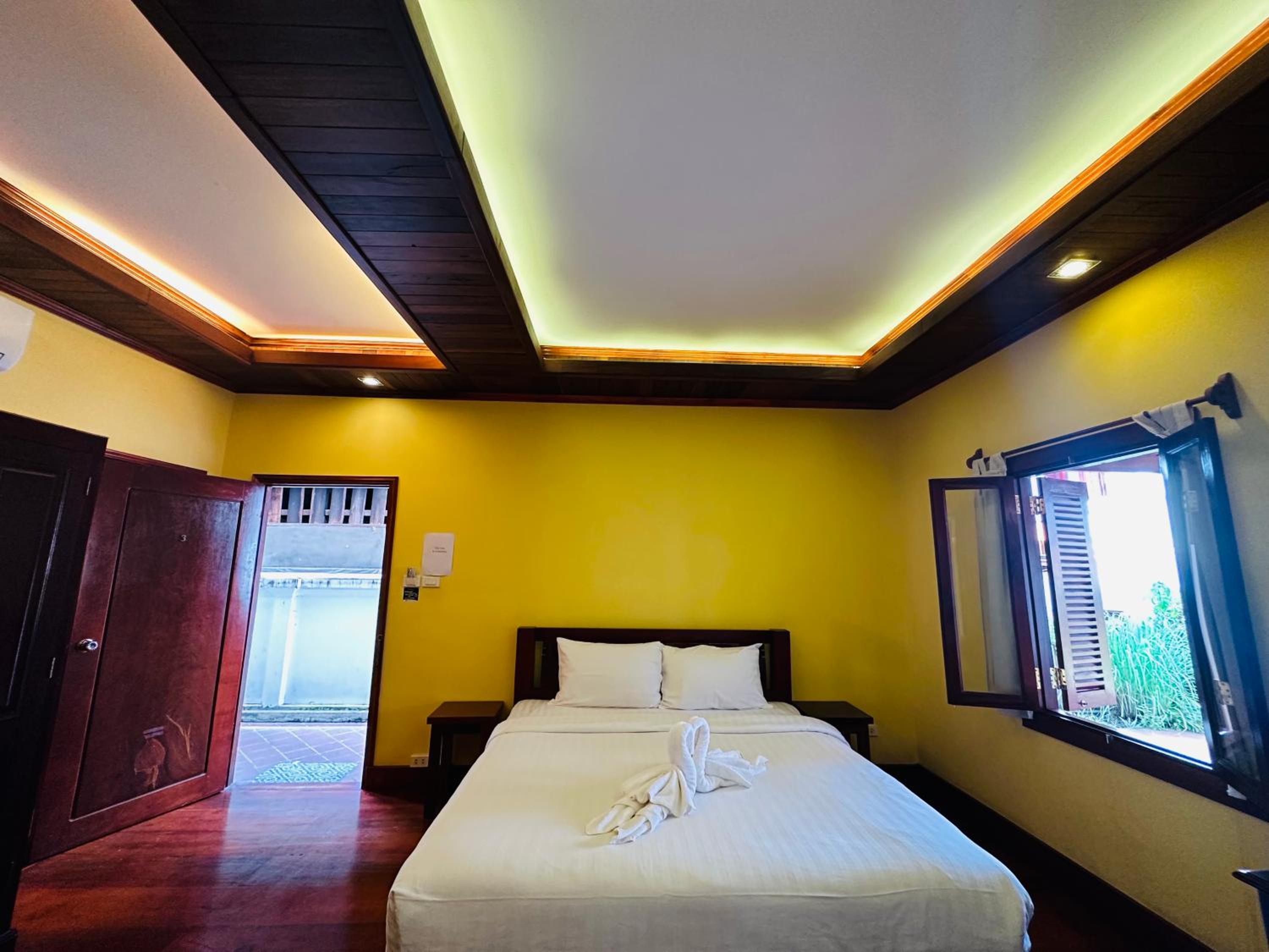Deluxe Double Room - Photo 12
