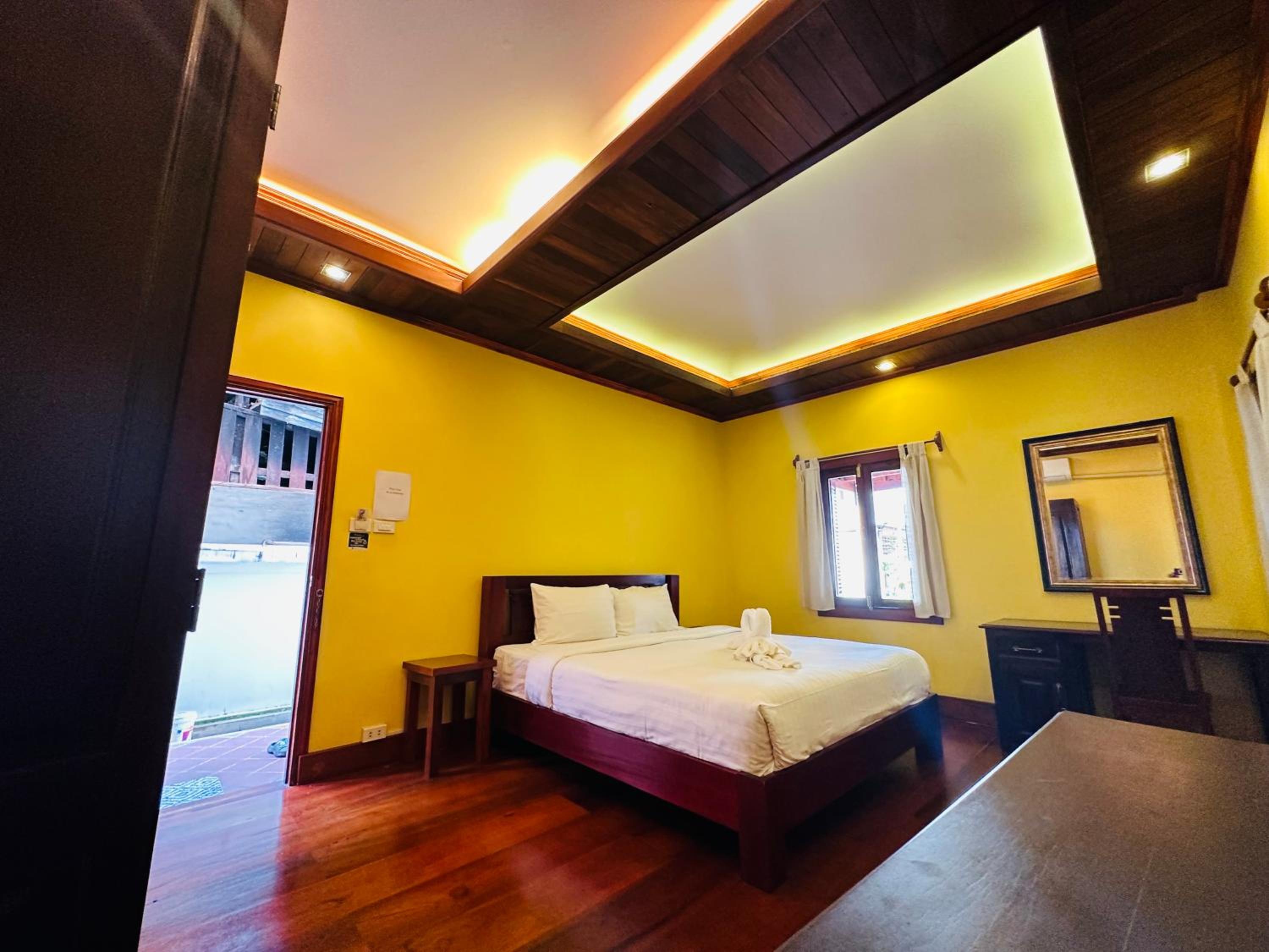 Deluxe Double Room - Photo 10