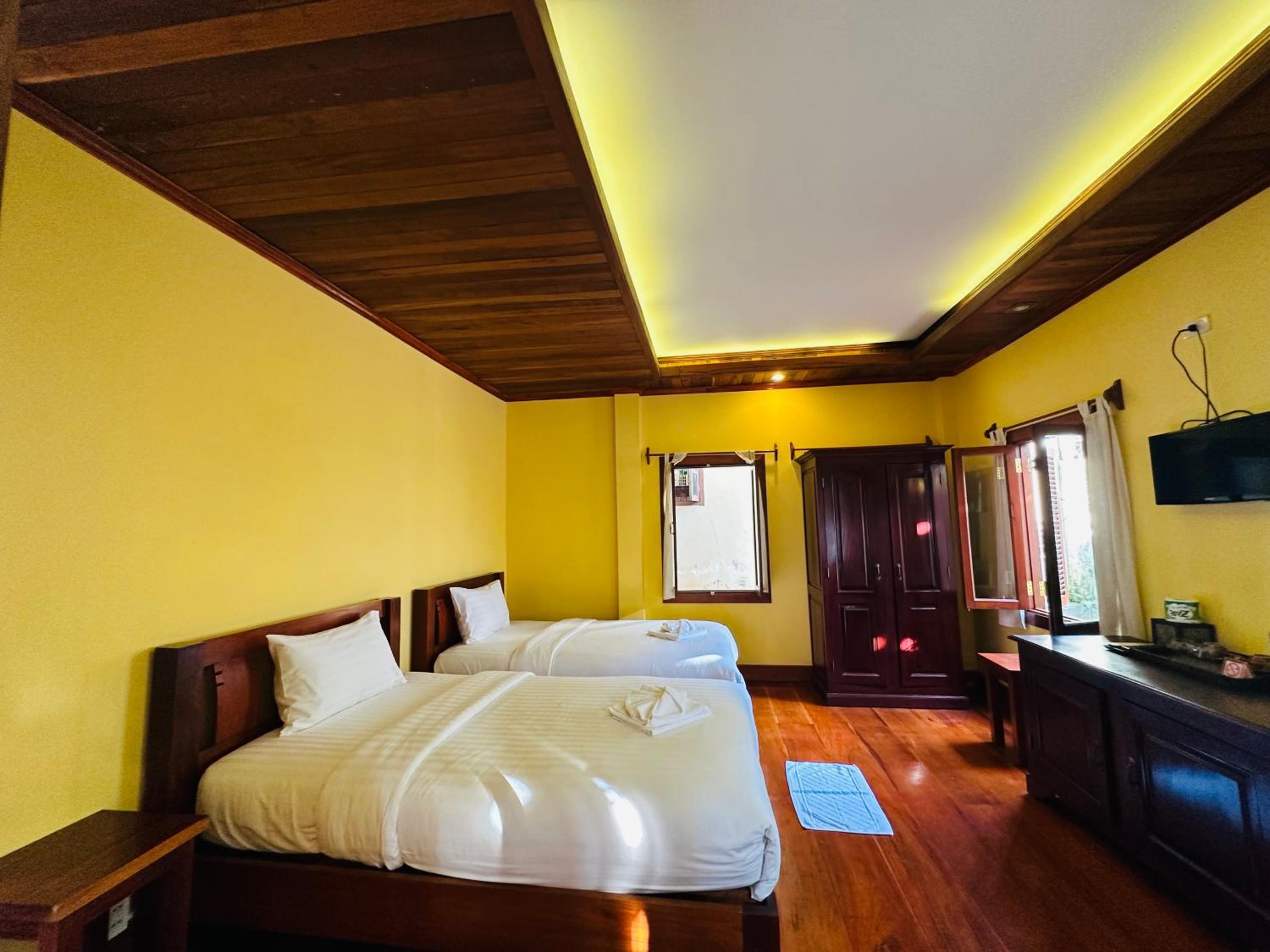 Deluxe Twin Room - Photo 13