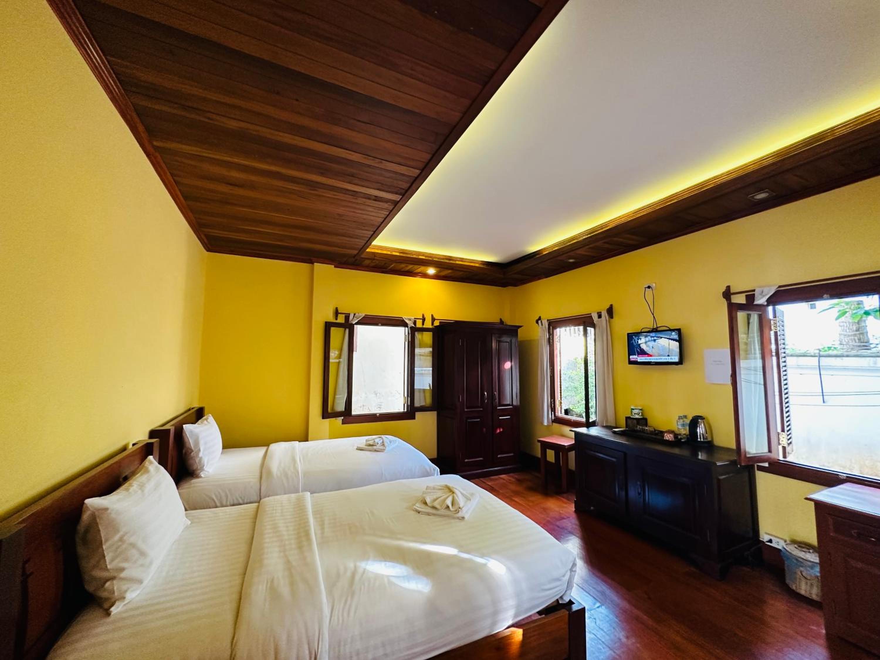 Deluxe Twin Room - Photo 9