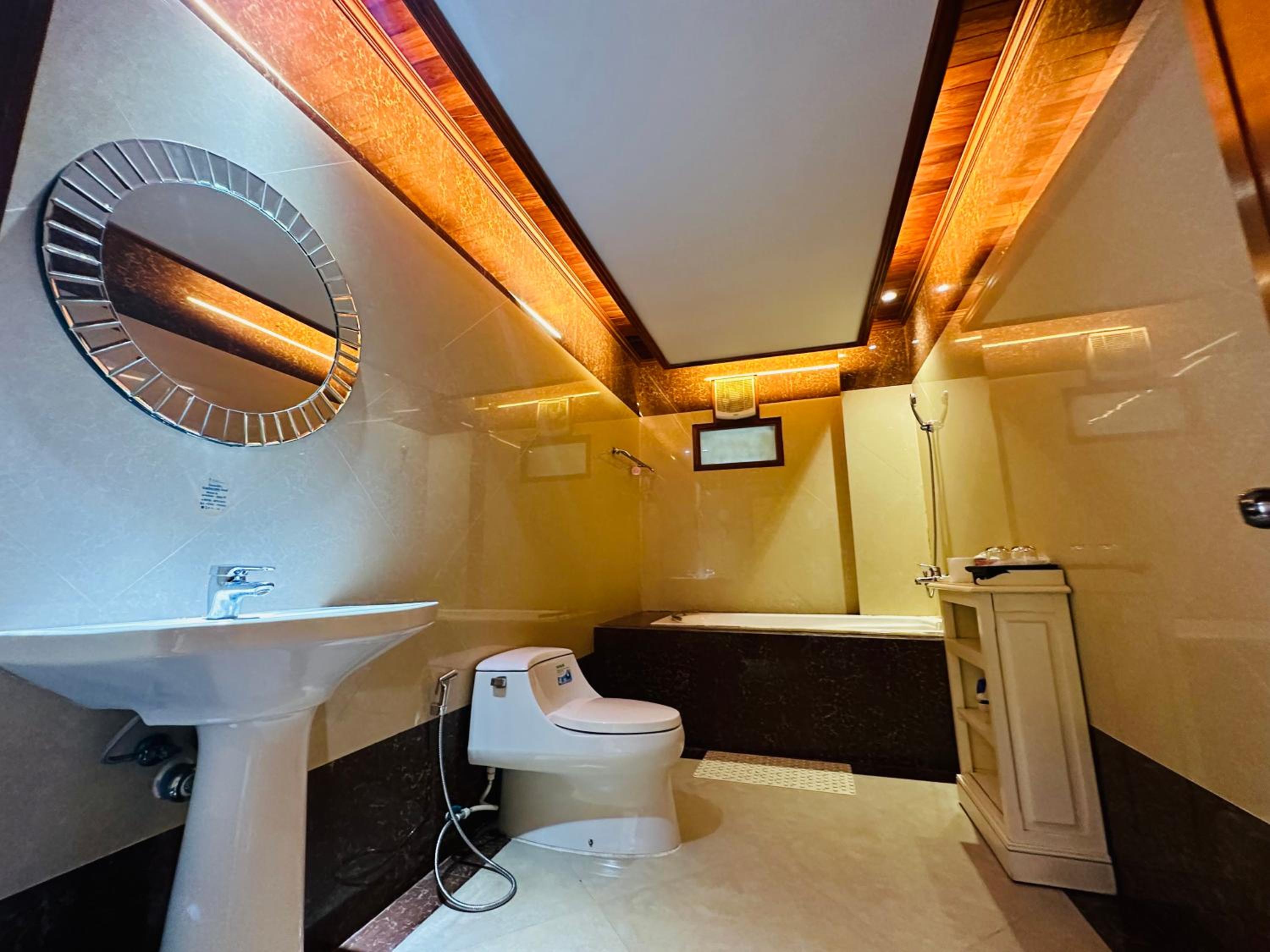 Deluxe Twin Room - Photo 18