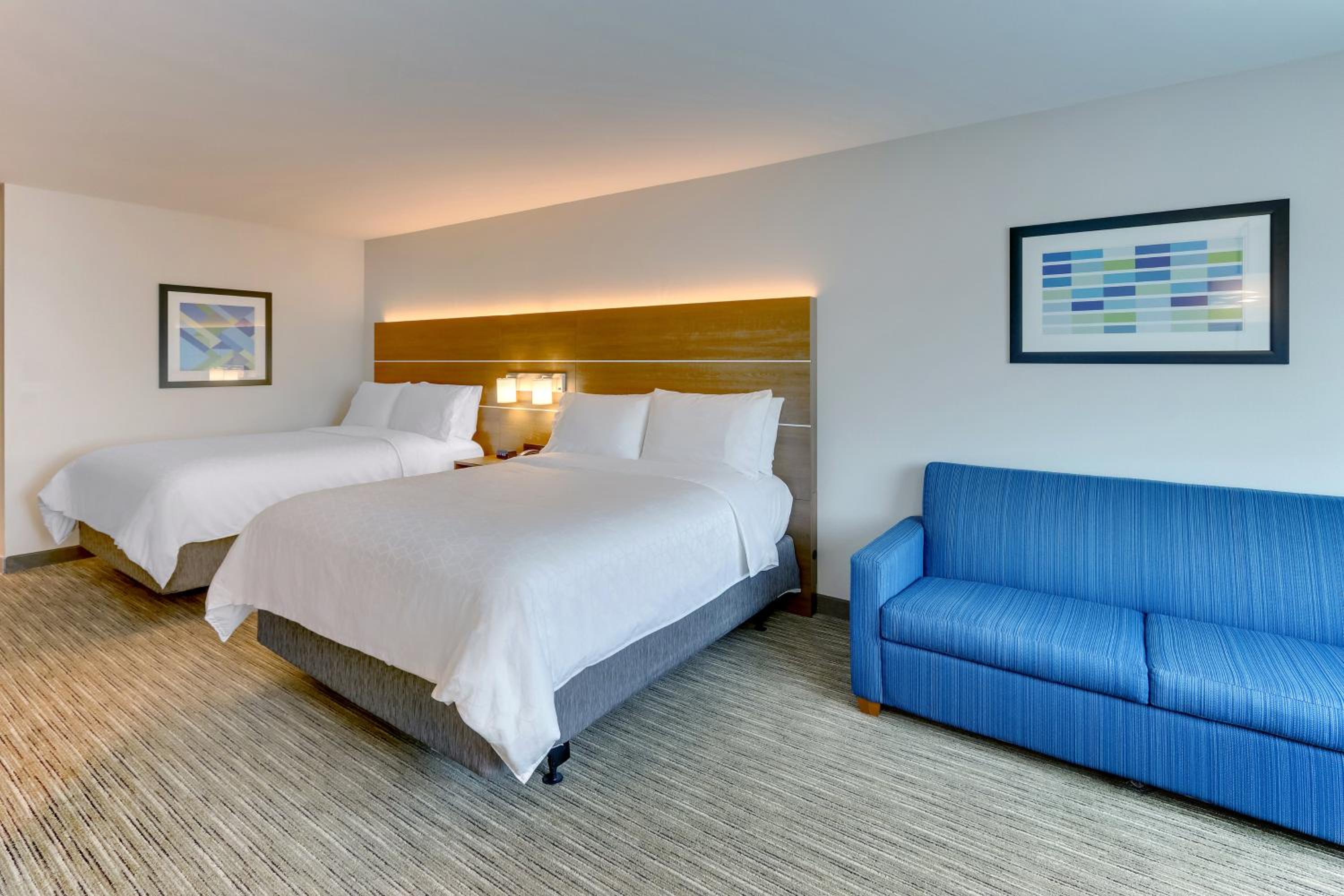 One-Bedroom Queen Suite - Mobility Accessible with Tub - Photo 10