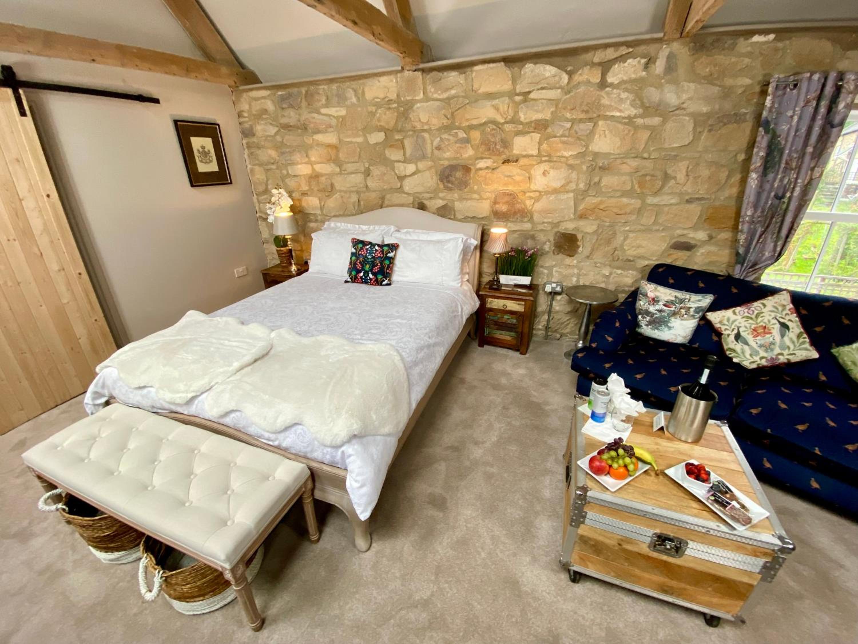 Superior Suite - Photo 10