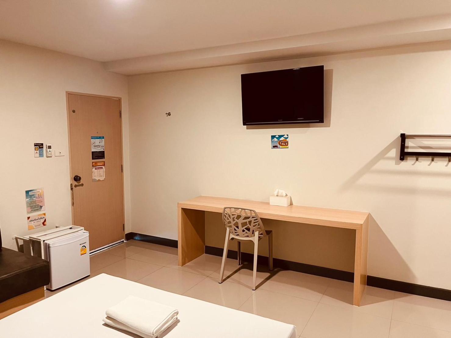 Budget Double Room - Photo 3