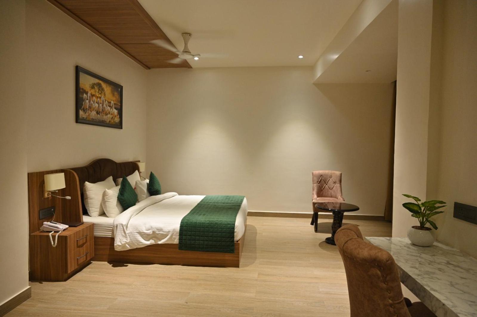 Superior Queen Room