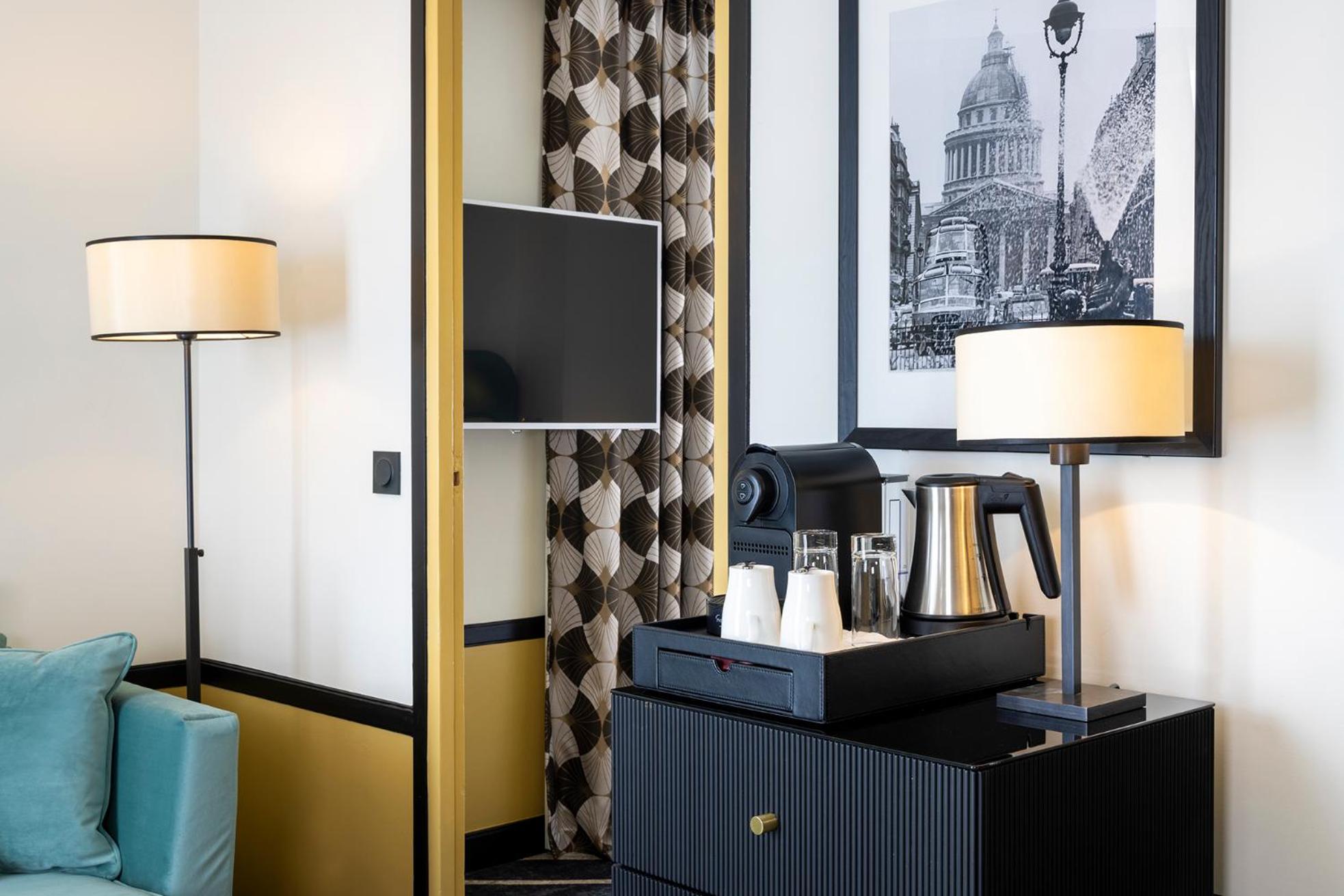 Suite (2 Adults) - Photo 8