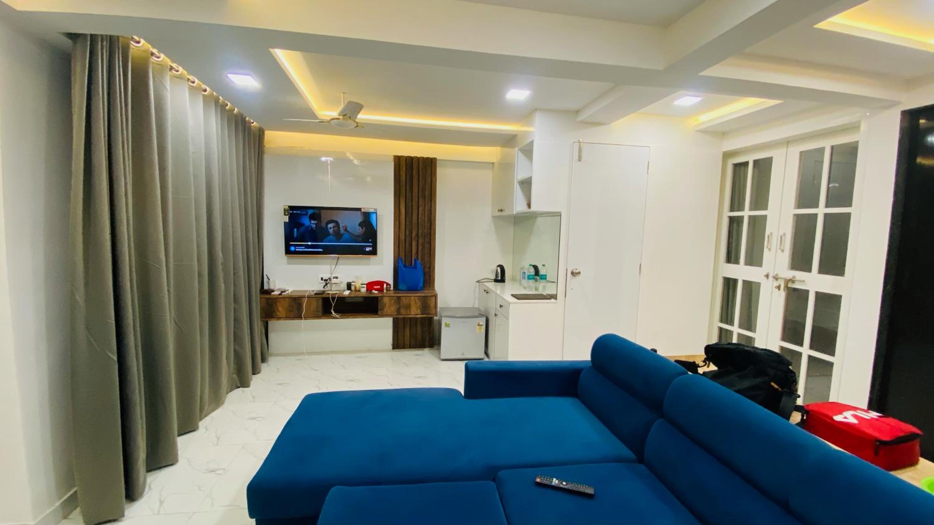 Deluxe Double Room with Balcony and Sea View photo 2