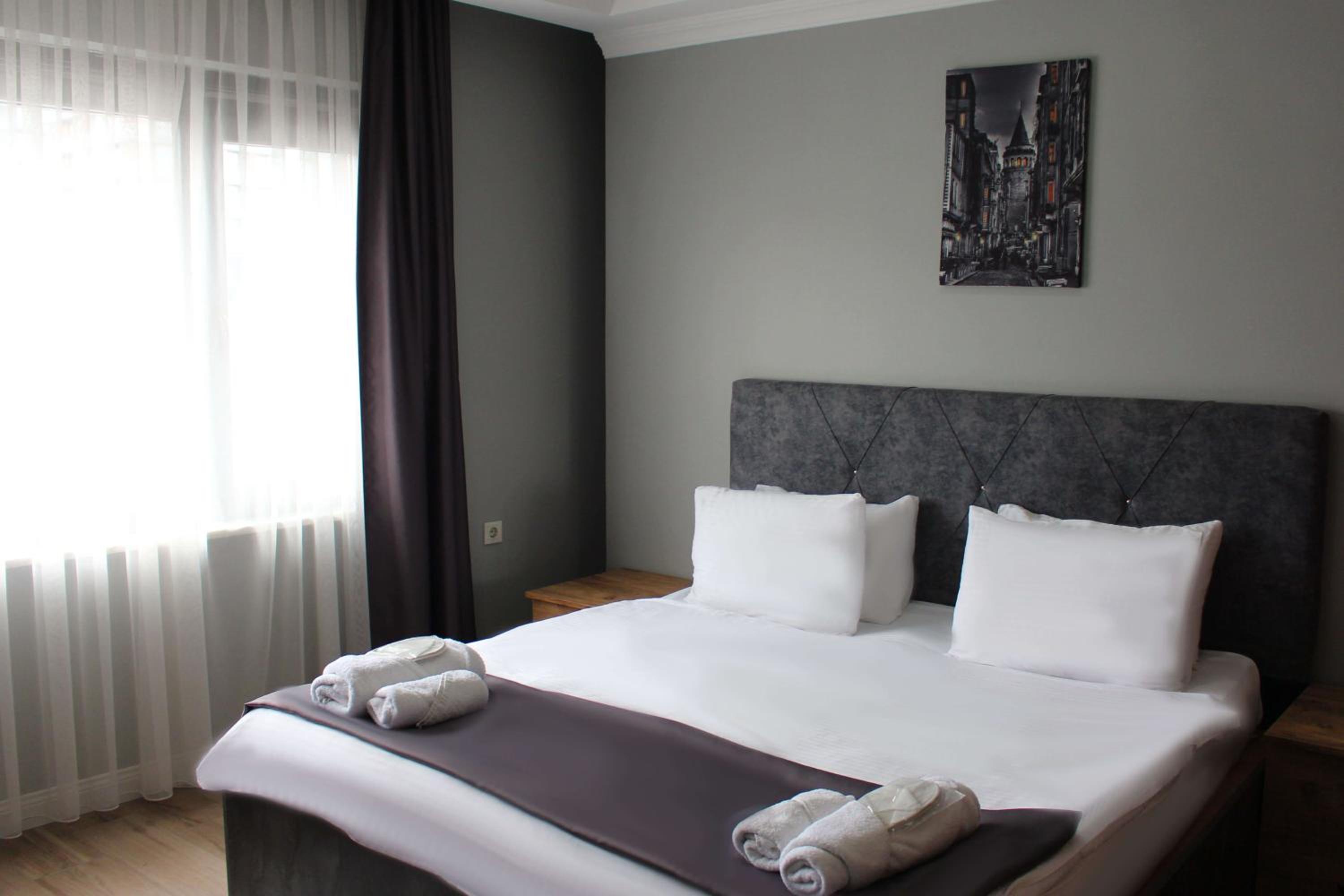 Economy Double Room photo 2