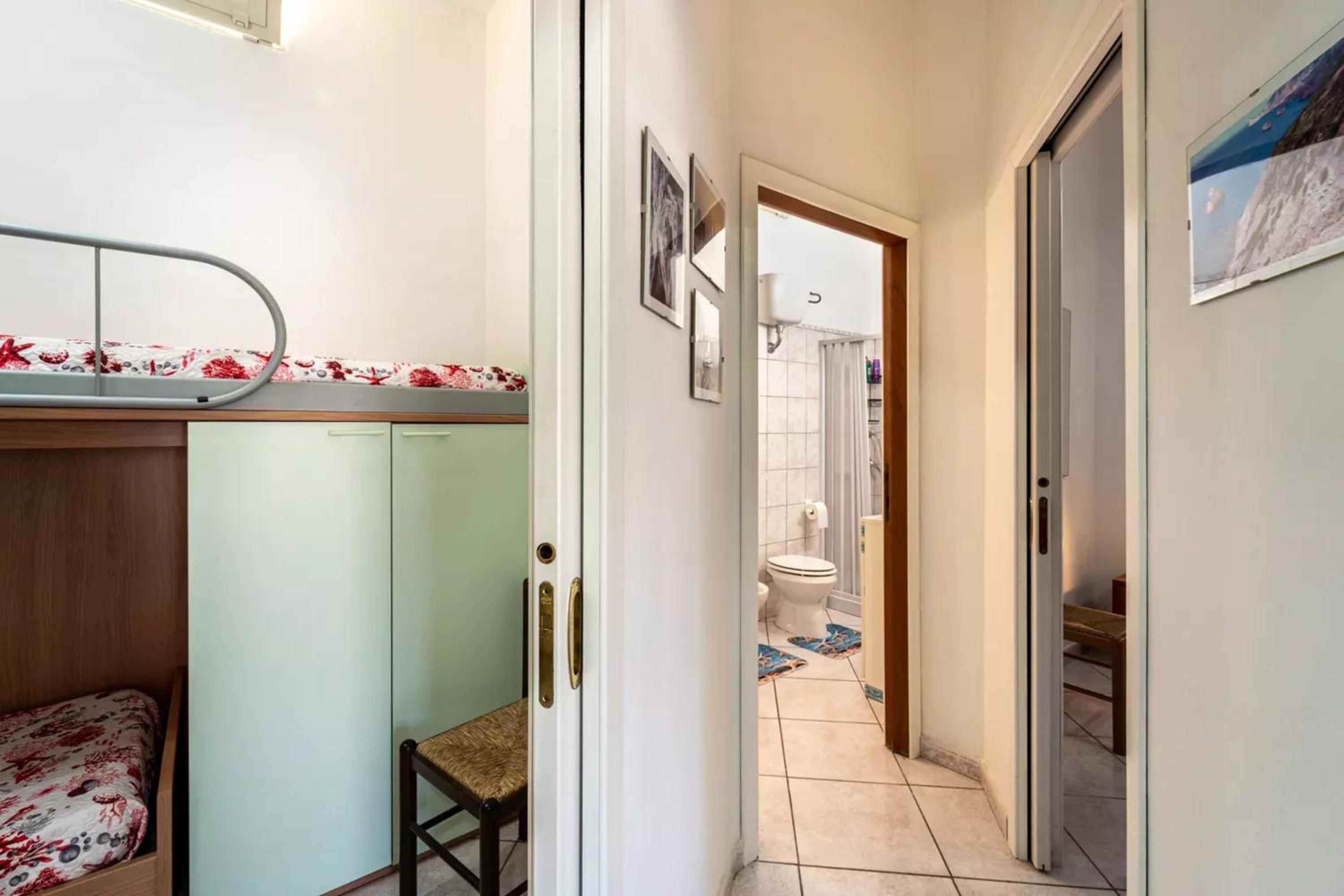One-Bedroom House photo 1