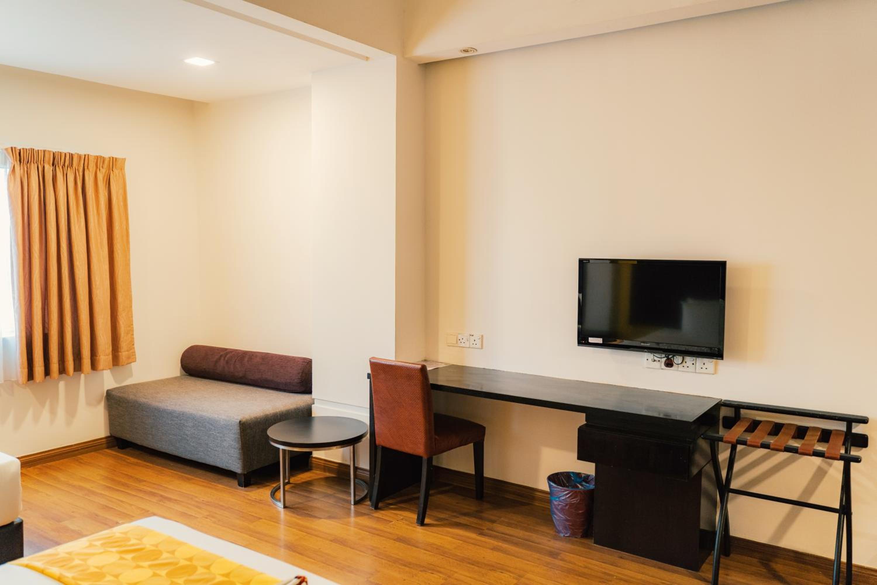 Family Room - Photo 3