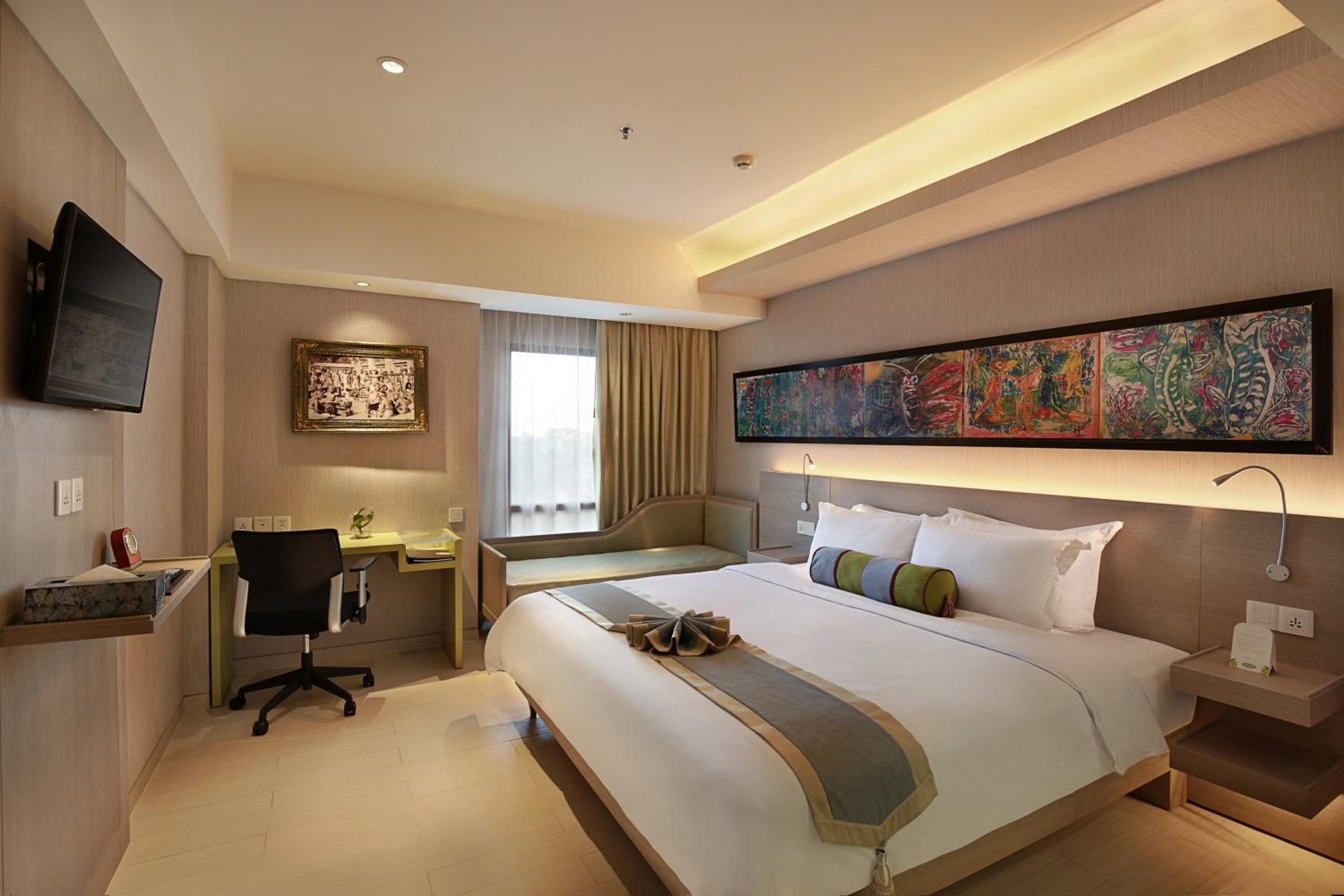 Superior Plus King Room