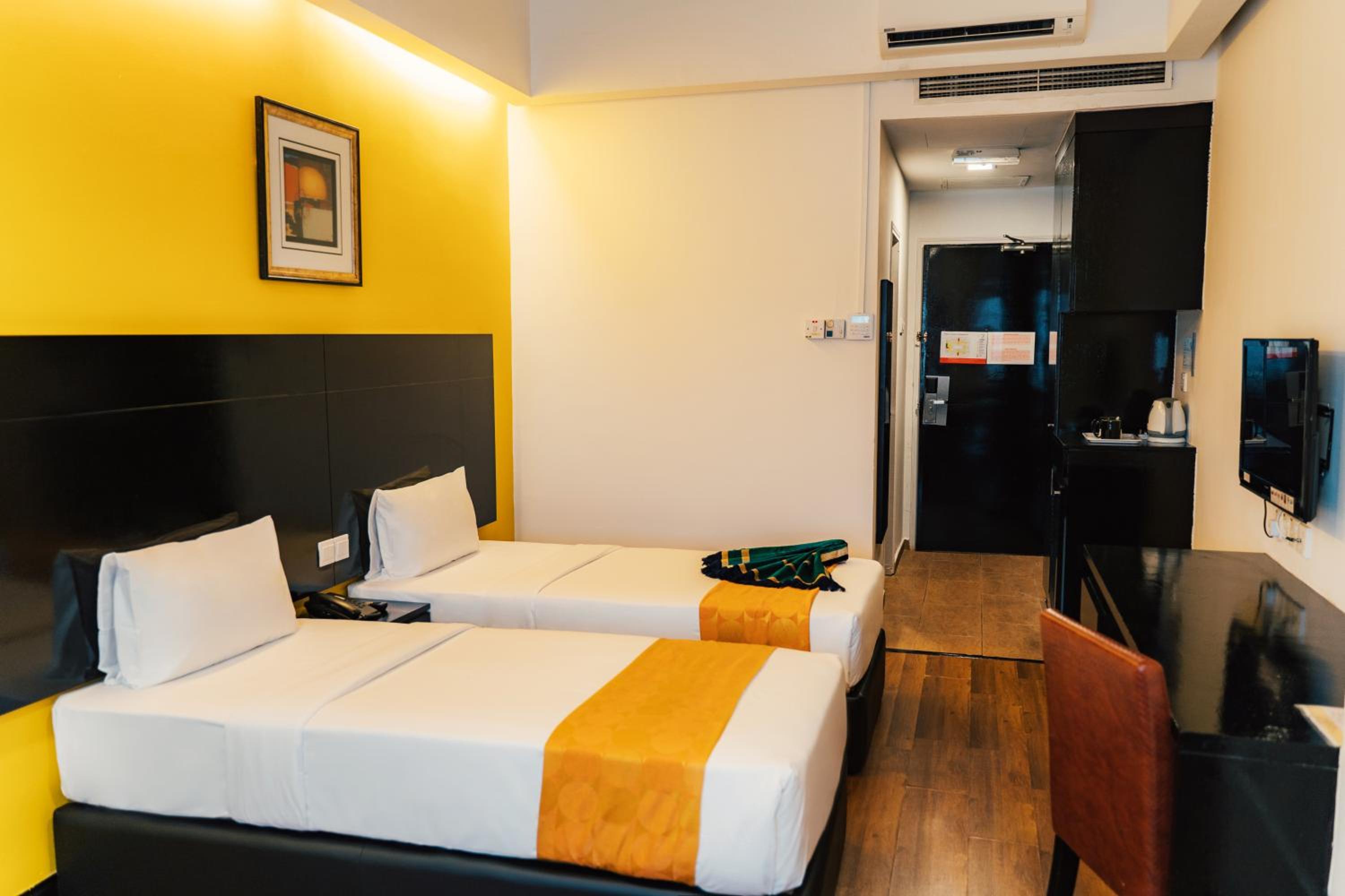 Deluxe Double or Twin Room photo 3