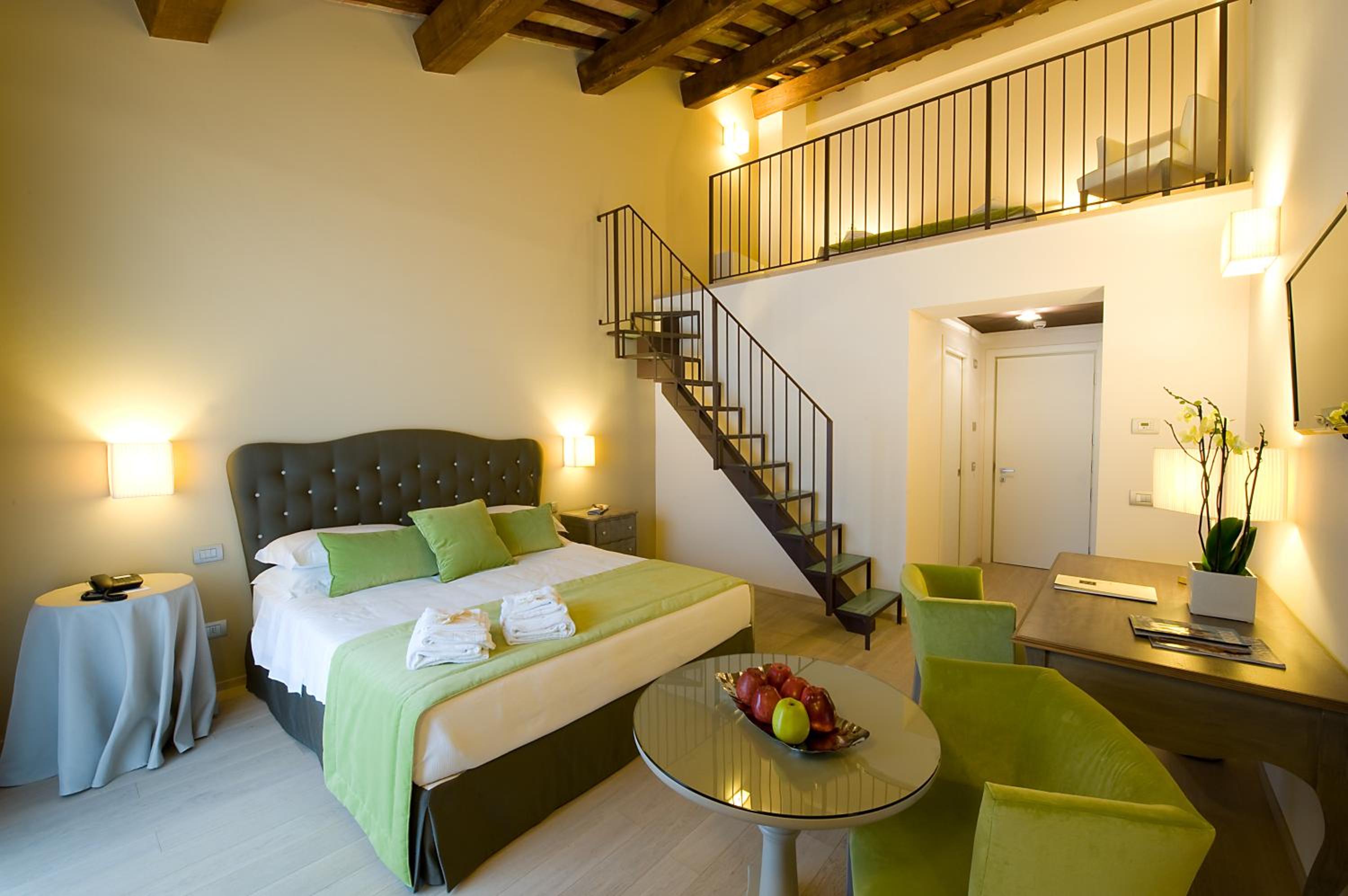 Family Room - Photo 4