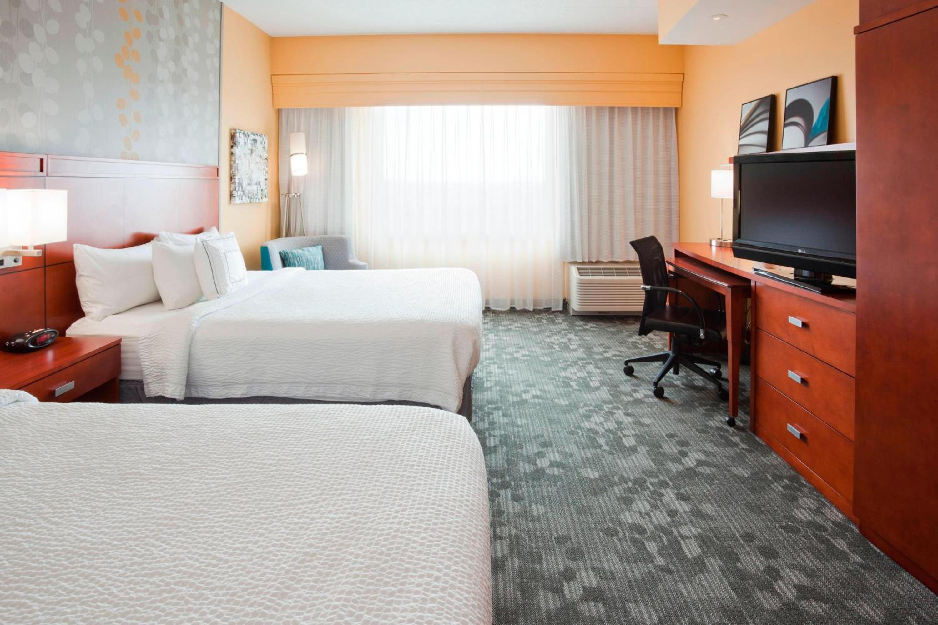 Queen Room with Two Queen Beds - Photo 1