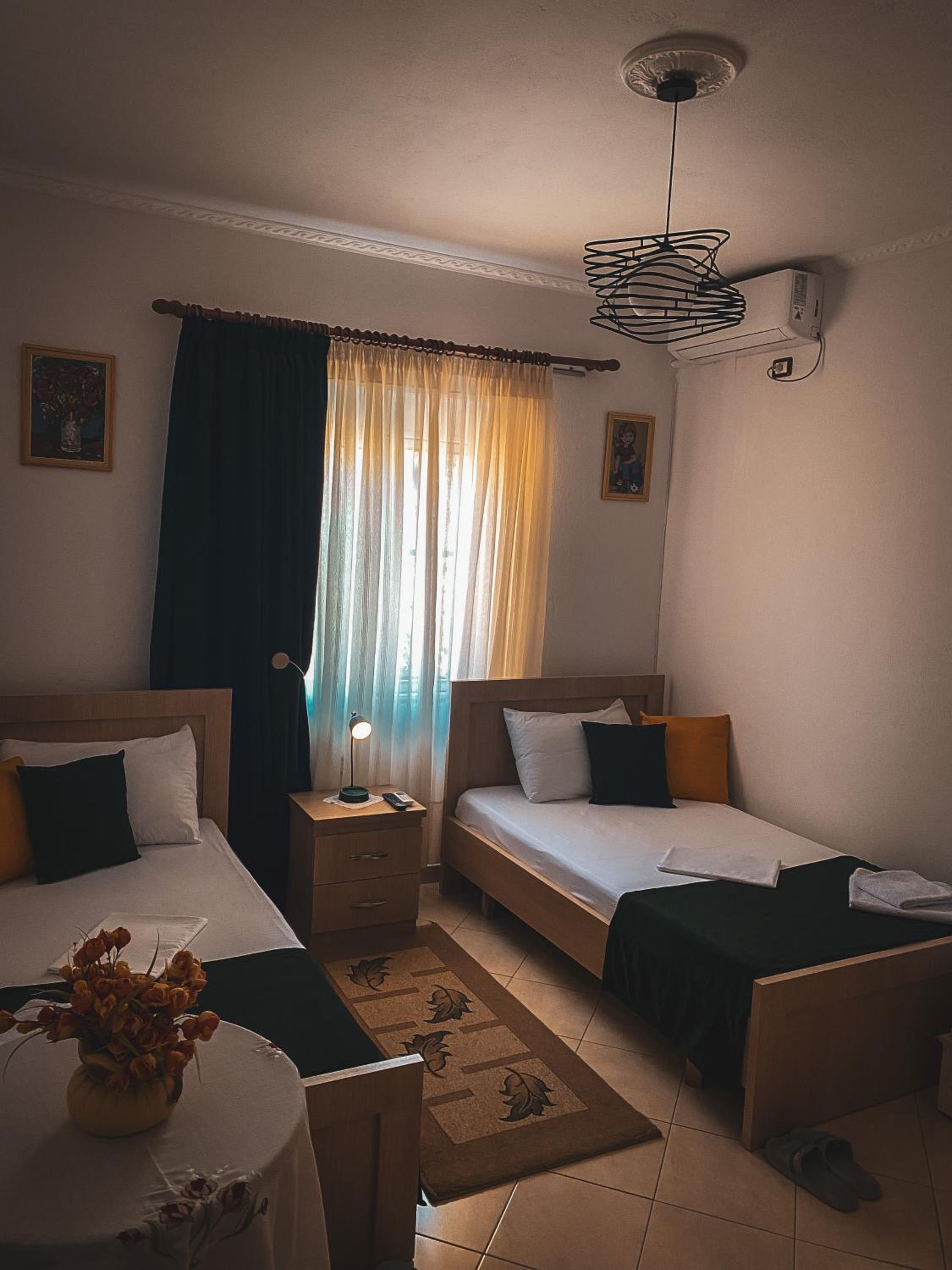Budget Twin Room photo 3