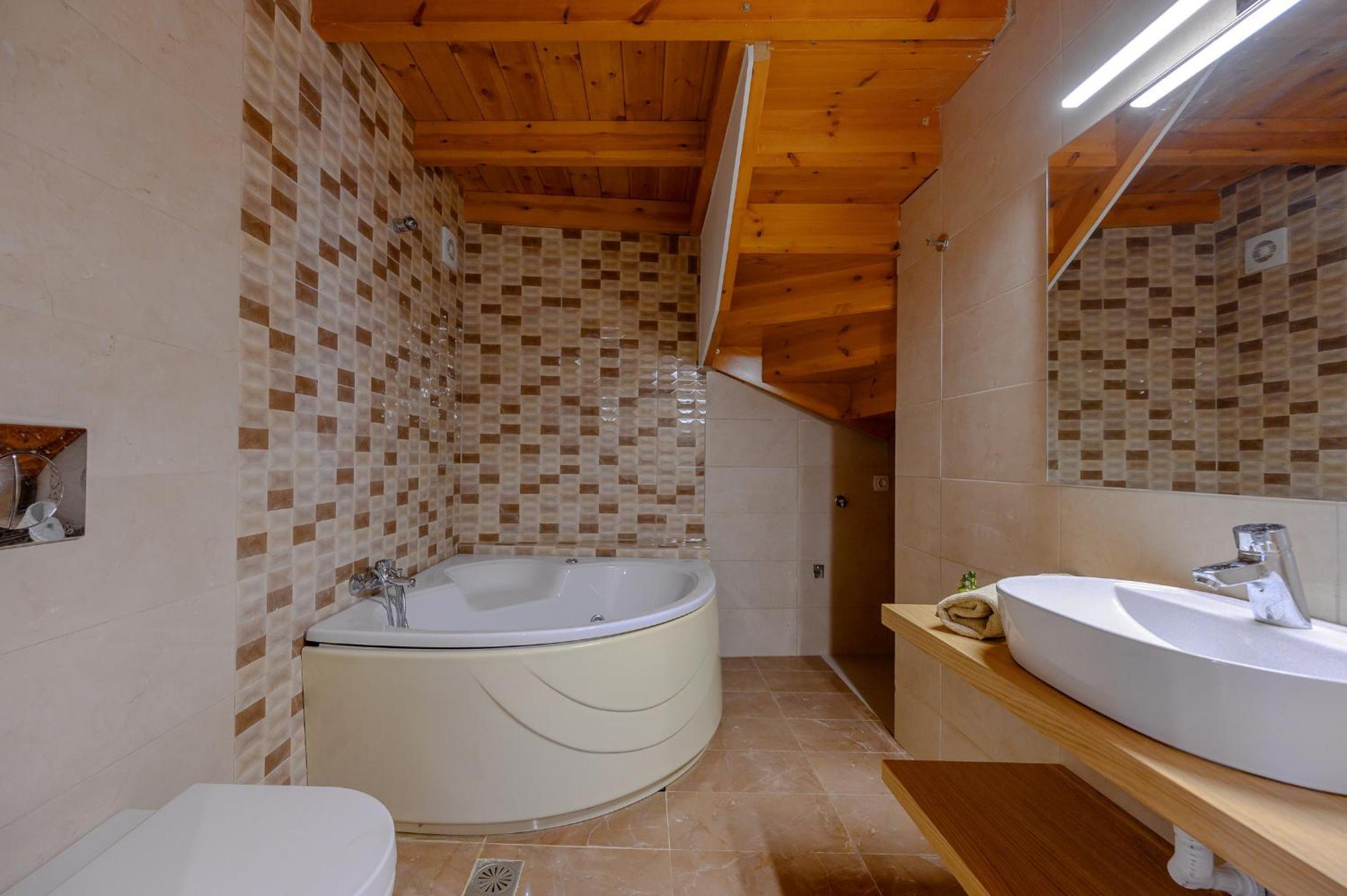Three-Bedroom Villa photo 3
