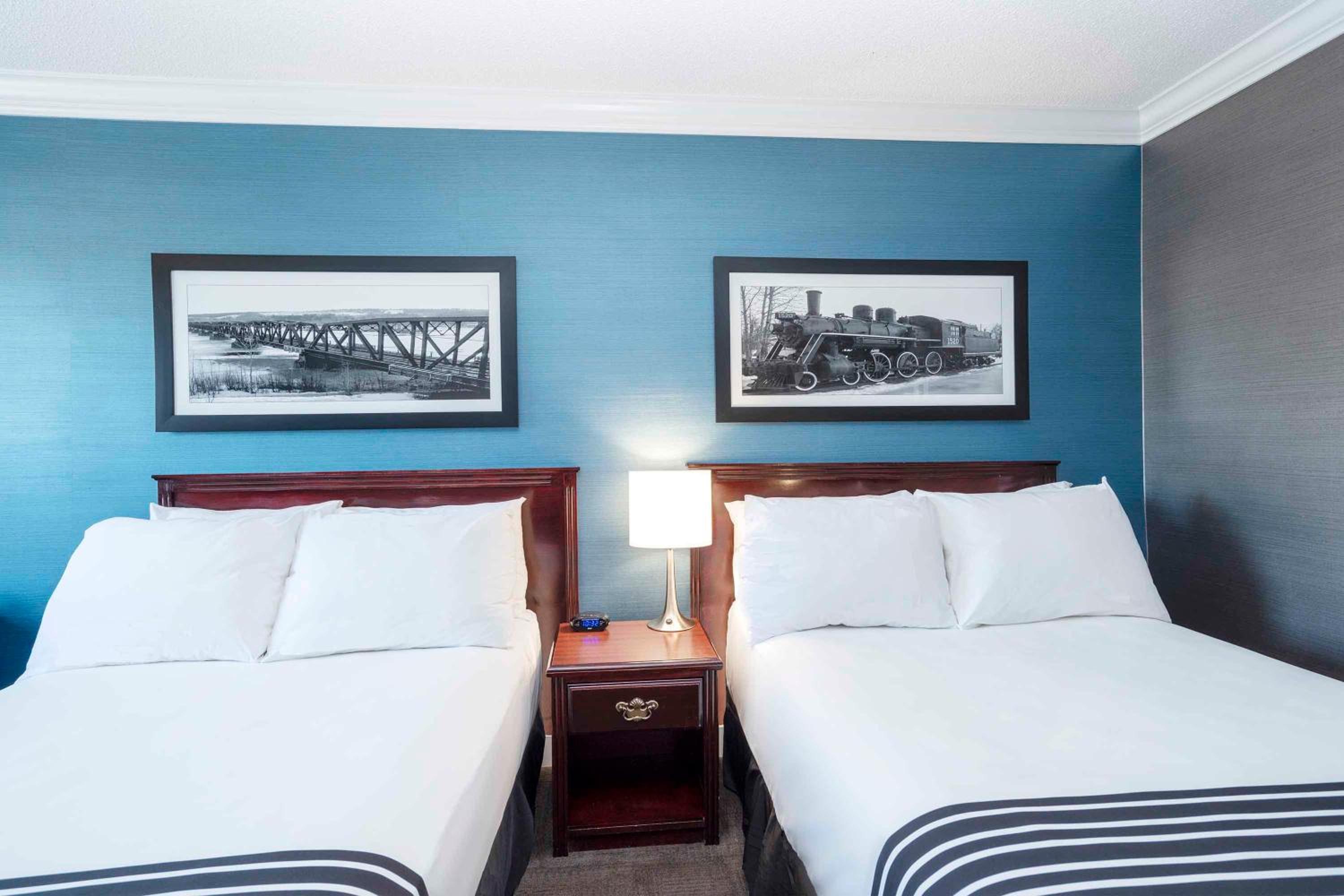 Standard Room, 2 Double Beds - Photo 3