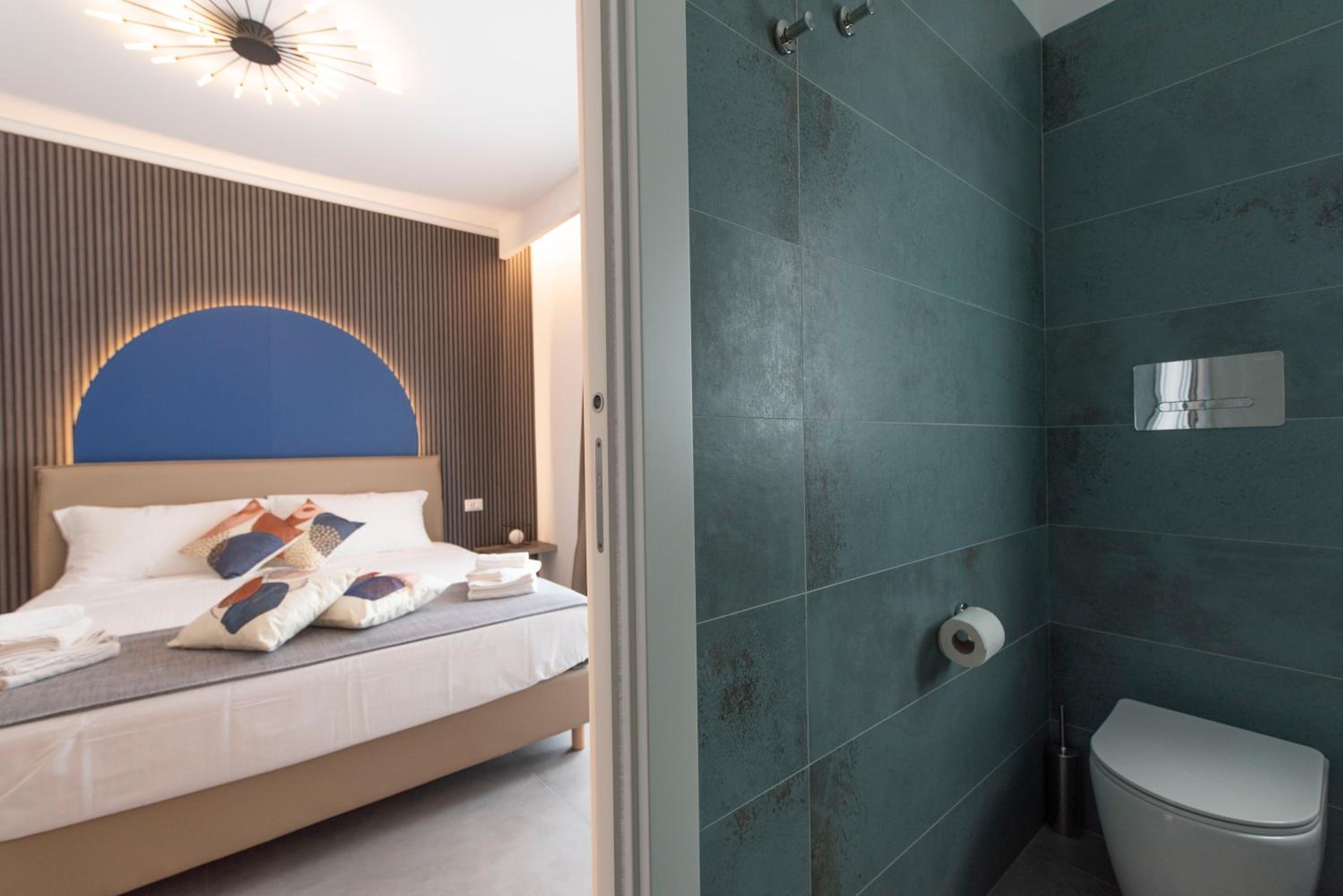 King Room with Balcony photo 3