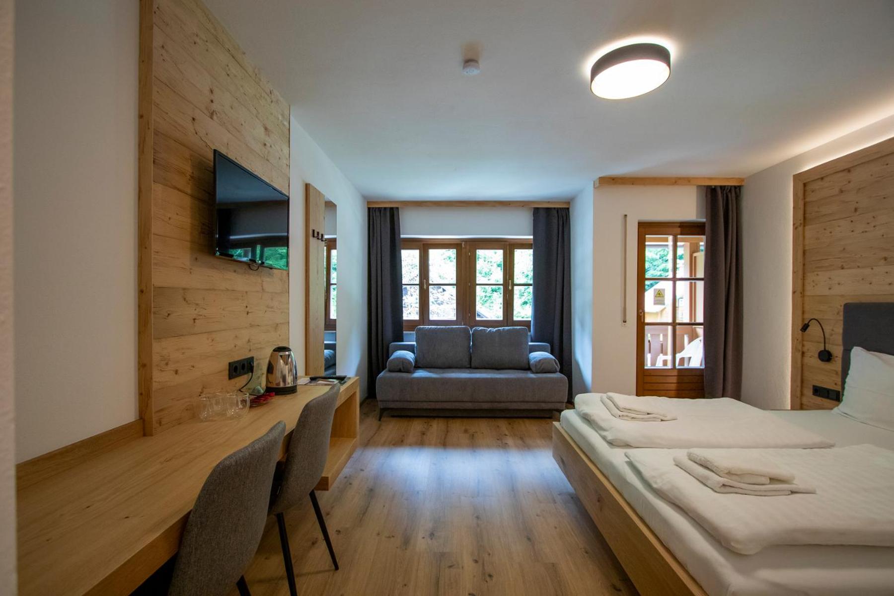Deluxe Triple Room photo 1