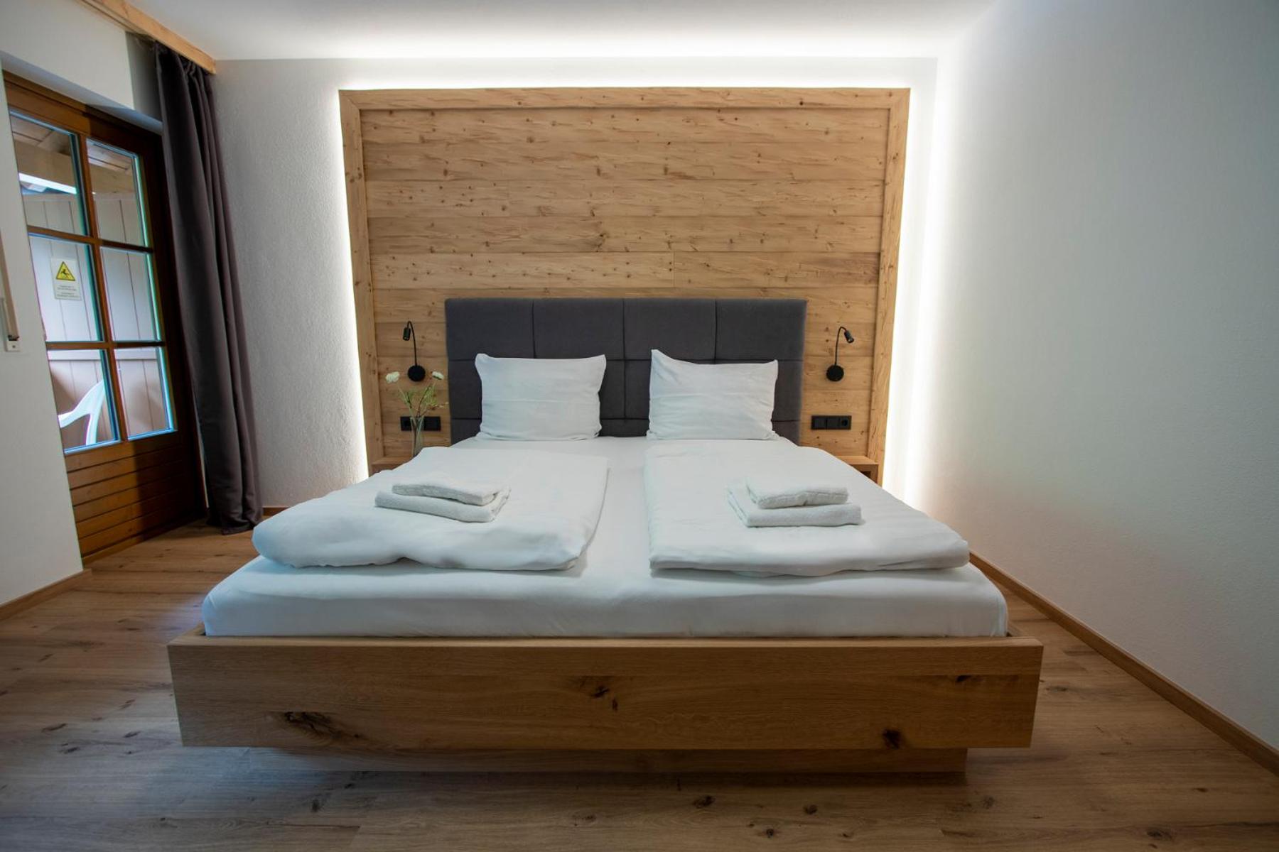 Deluxe Double Room with Balcony photo 1