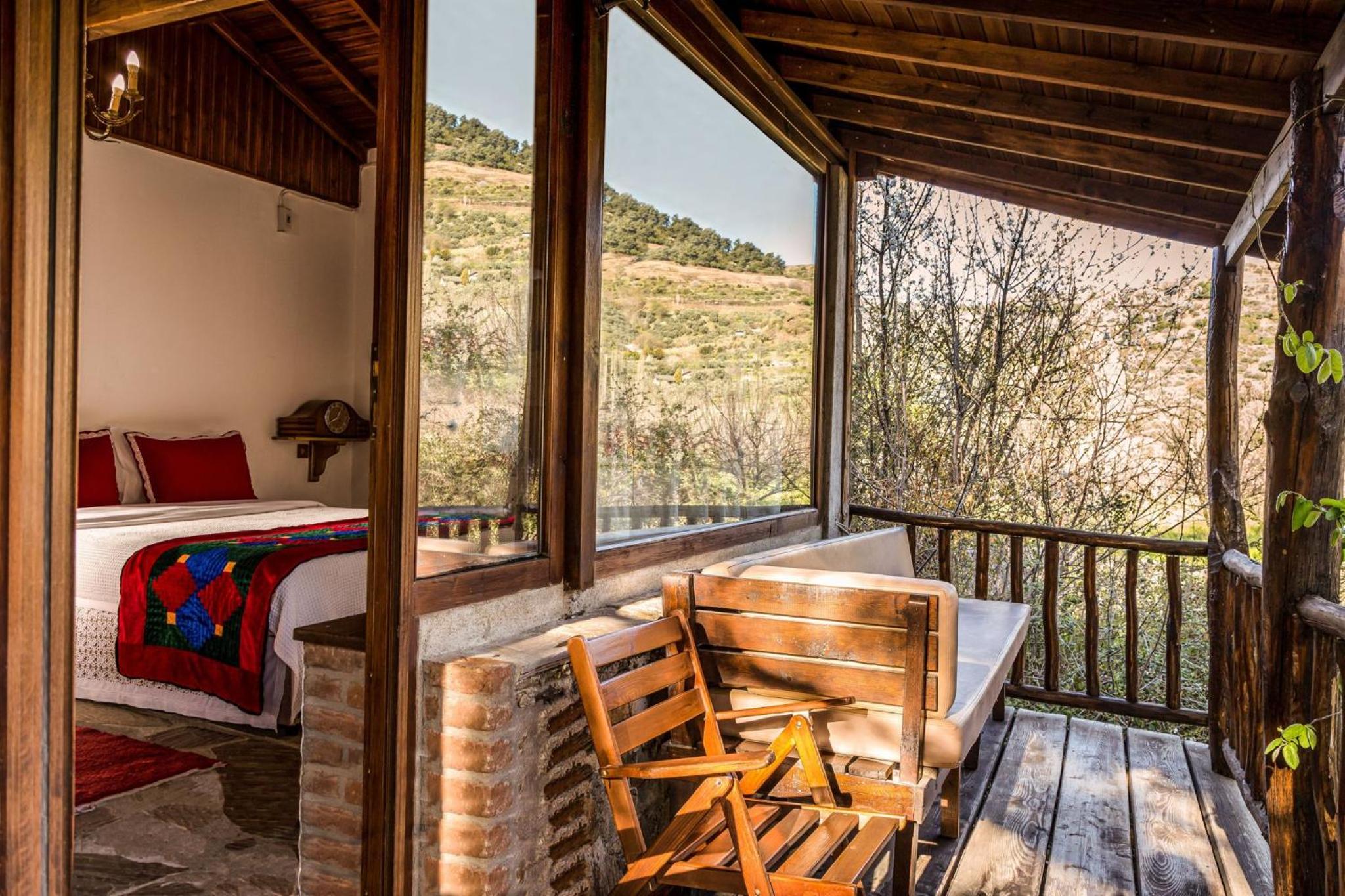 Double Room with Balcony - Photo 4