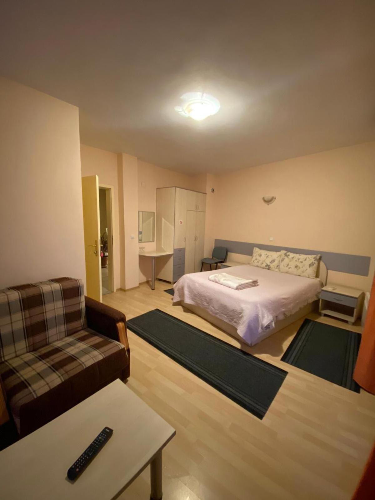 Double Room With Private Bathroom photo 2