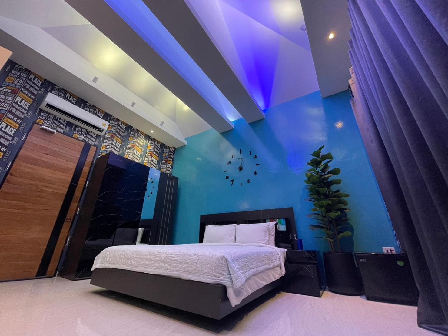 Villa photo 2