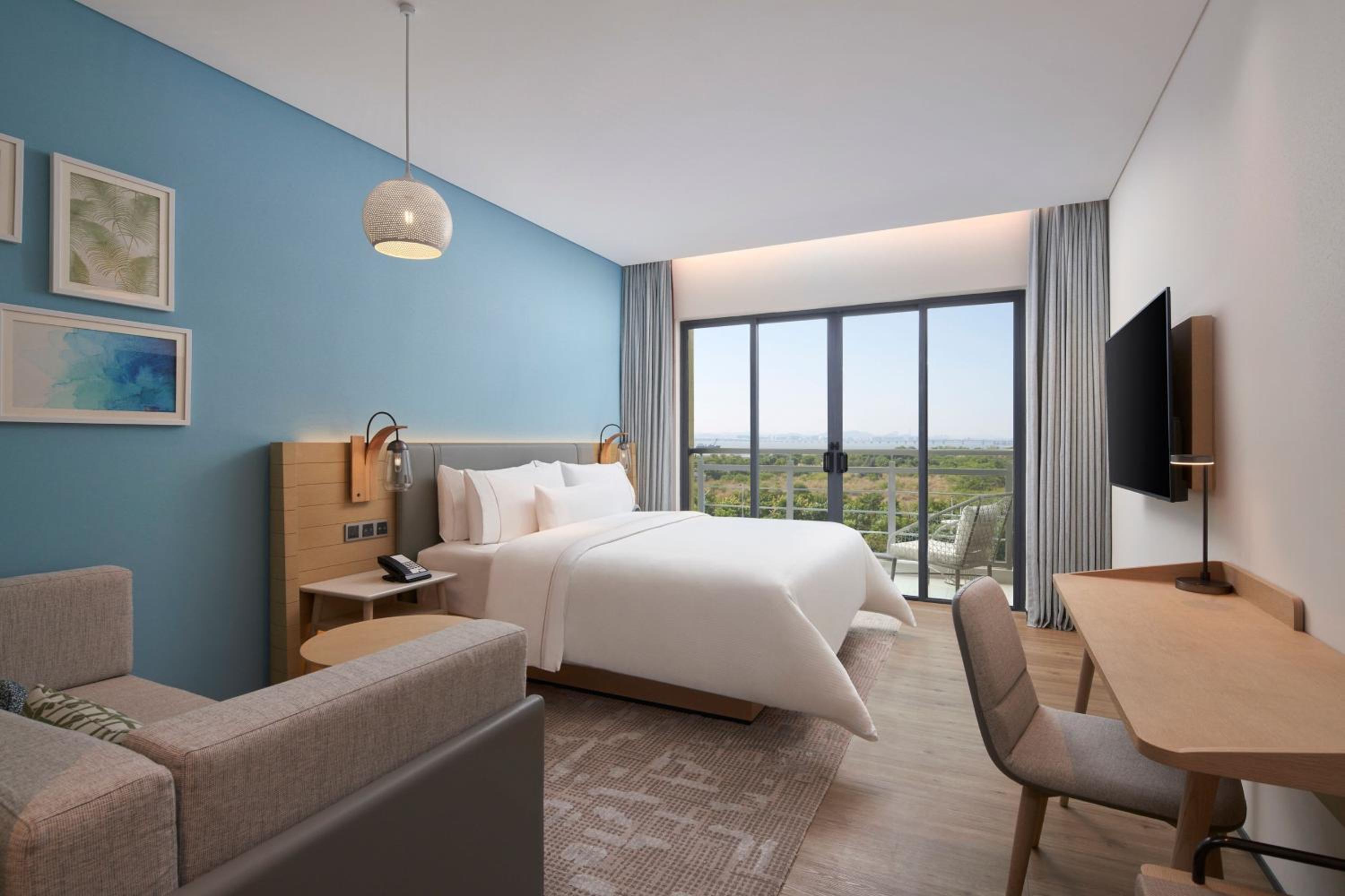 Deluxe King Room with Balcony and Ocean View - Photo 1