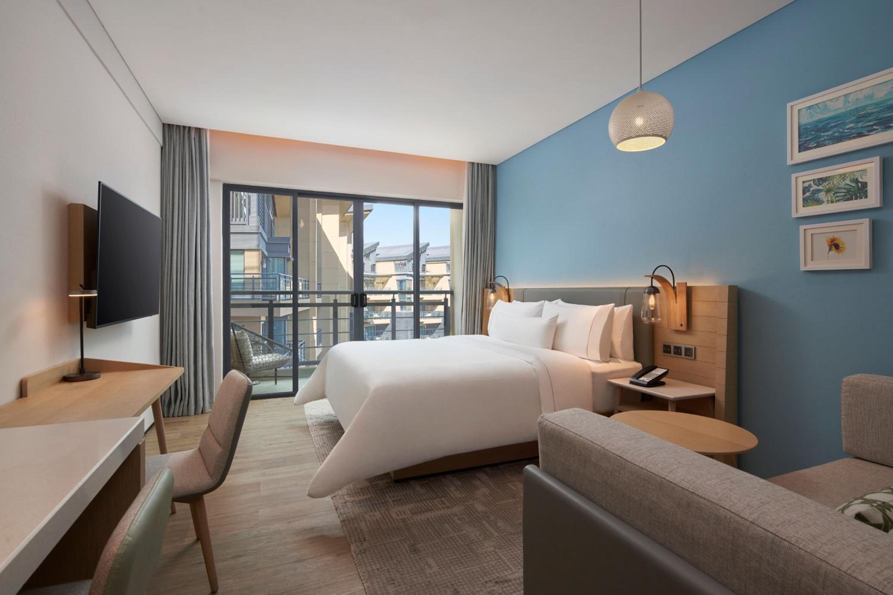King Room with Balcony - Photo 1