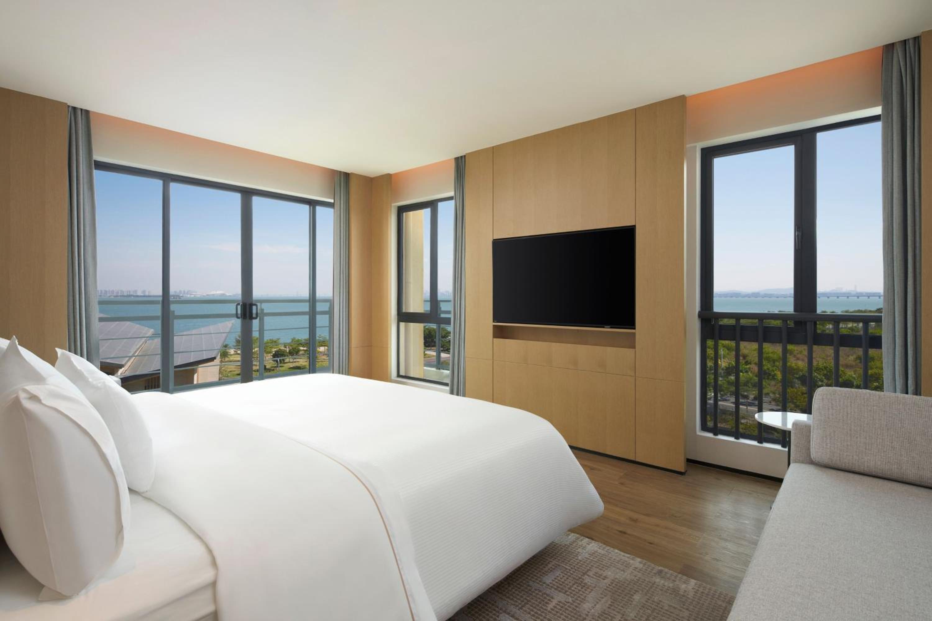 2-bedroom Family Apartment,   Bedroom 1: 2 Double, Bedroom 2: 1 King, Ocean View, Balcony - Photo 3