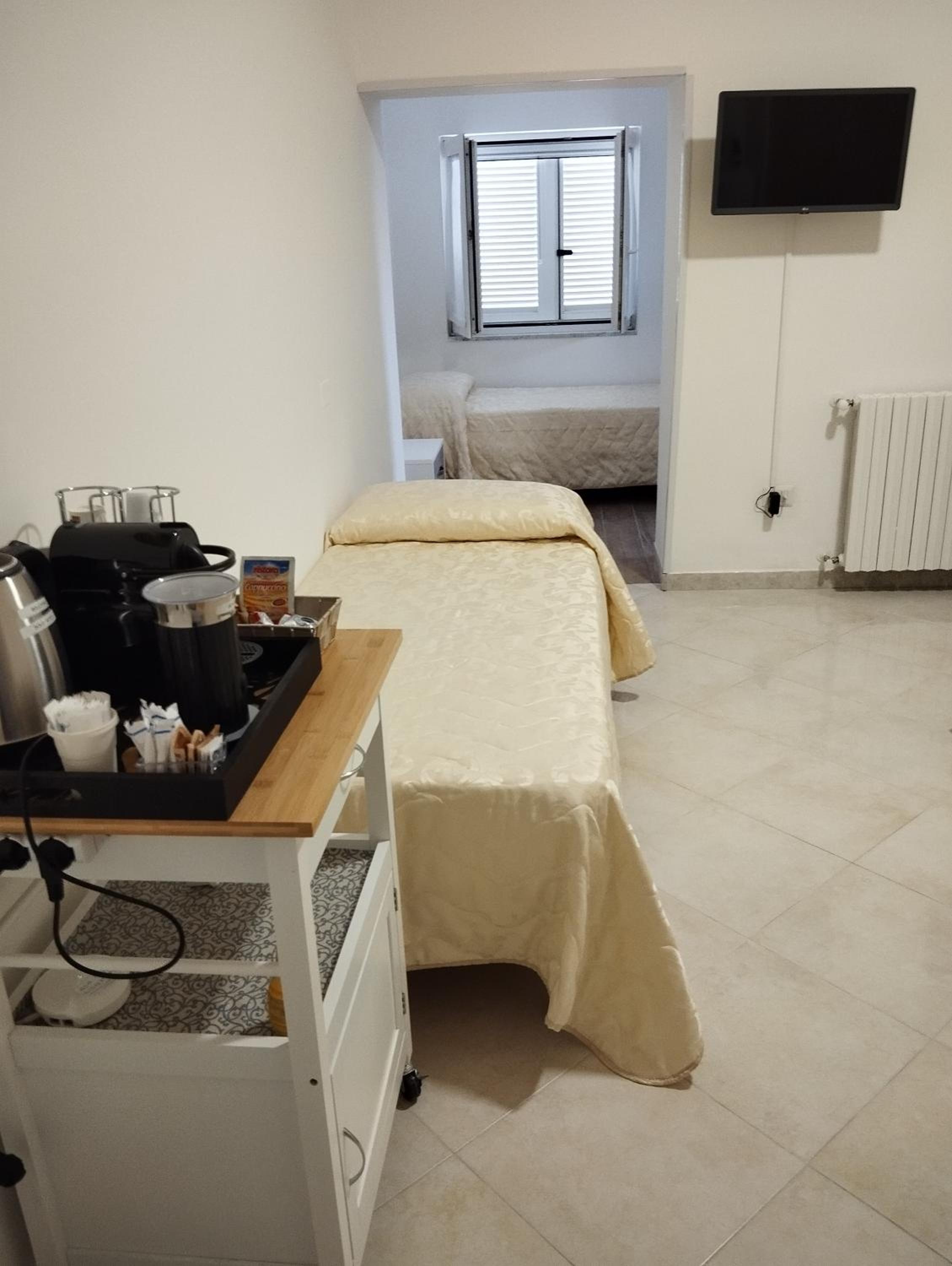 Quadruple Room with Private Bathroom photo 2