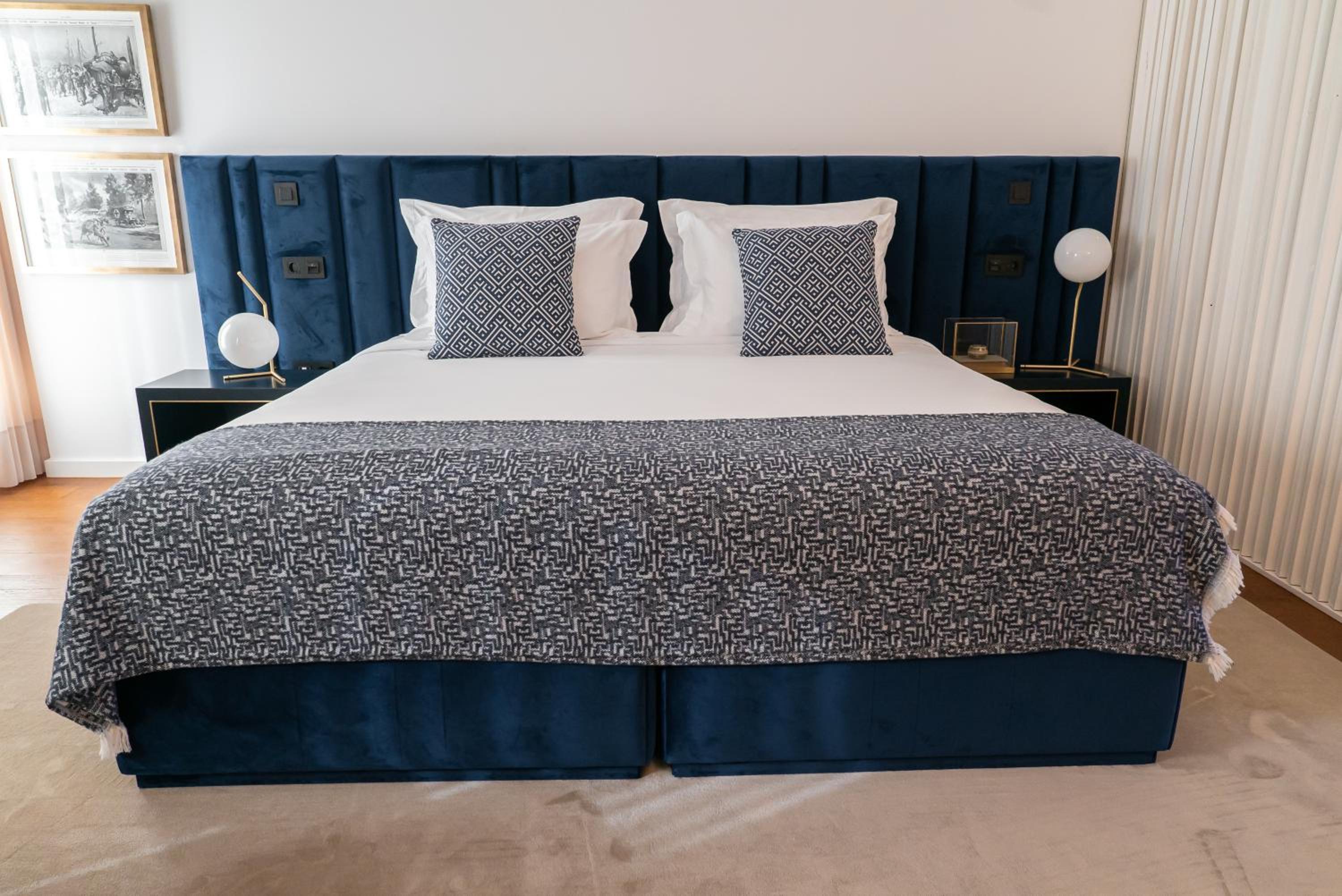 Large Double or Twin Room - Photo 7