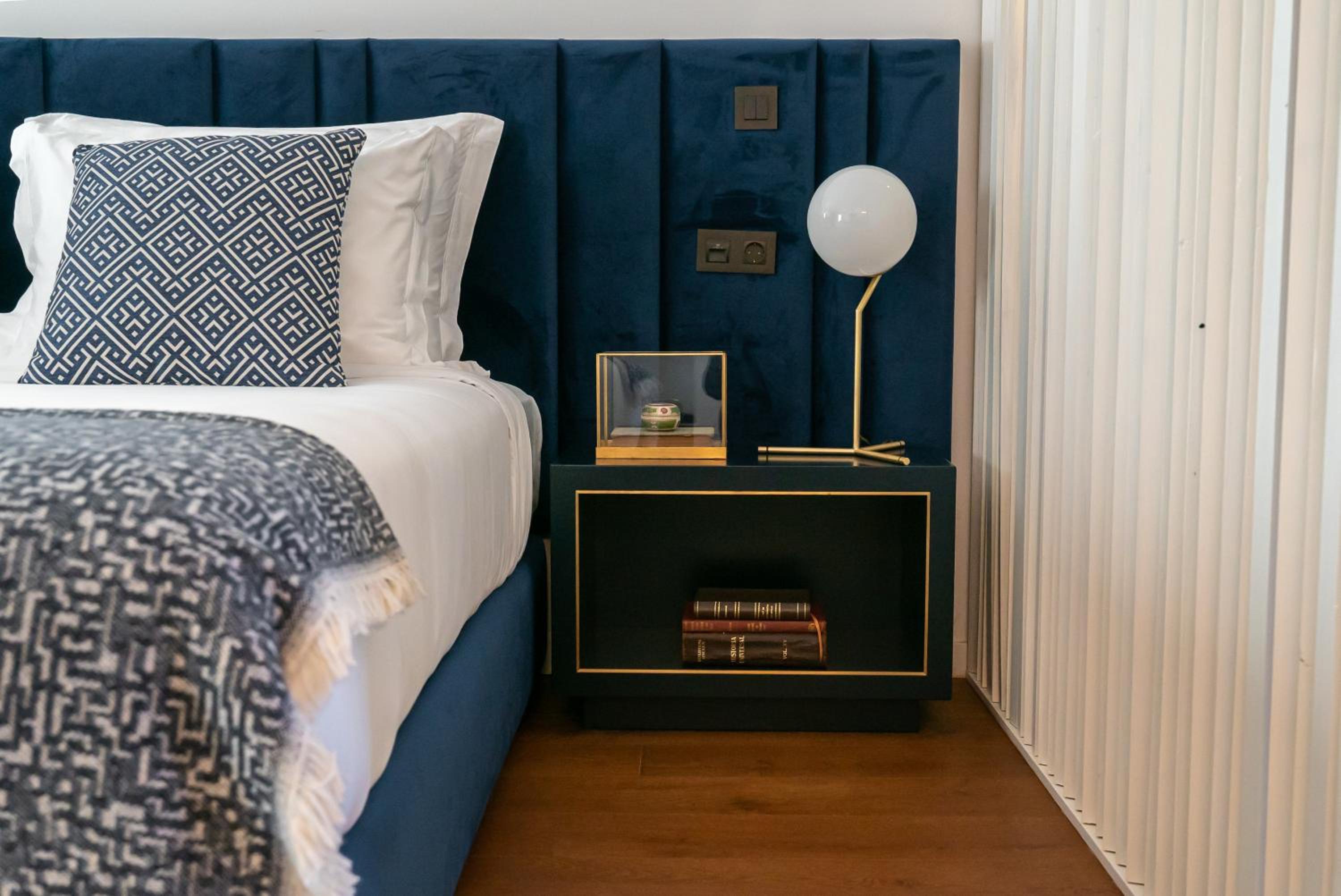 Large Double or Twin Room - Photo 12