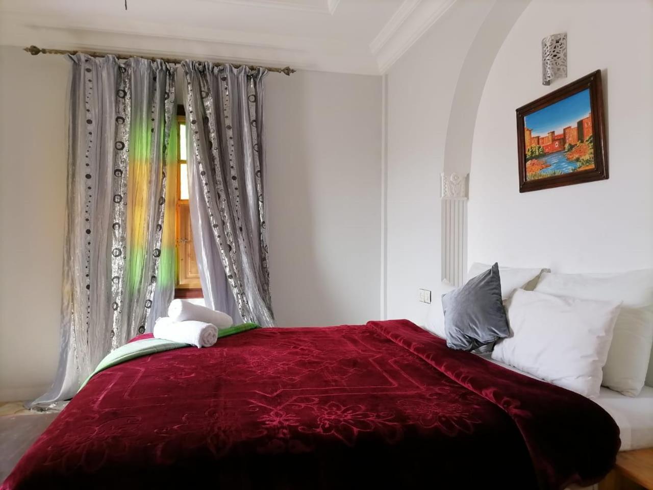 Large Double Room - Photo 1