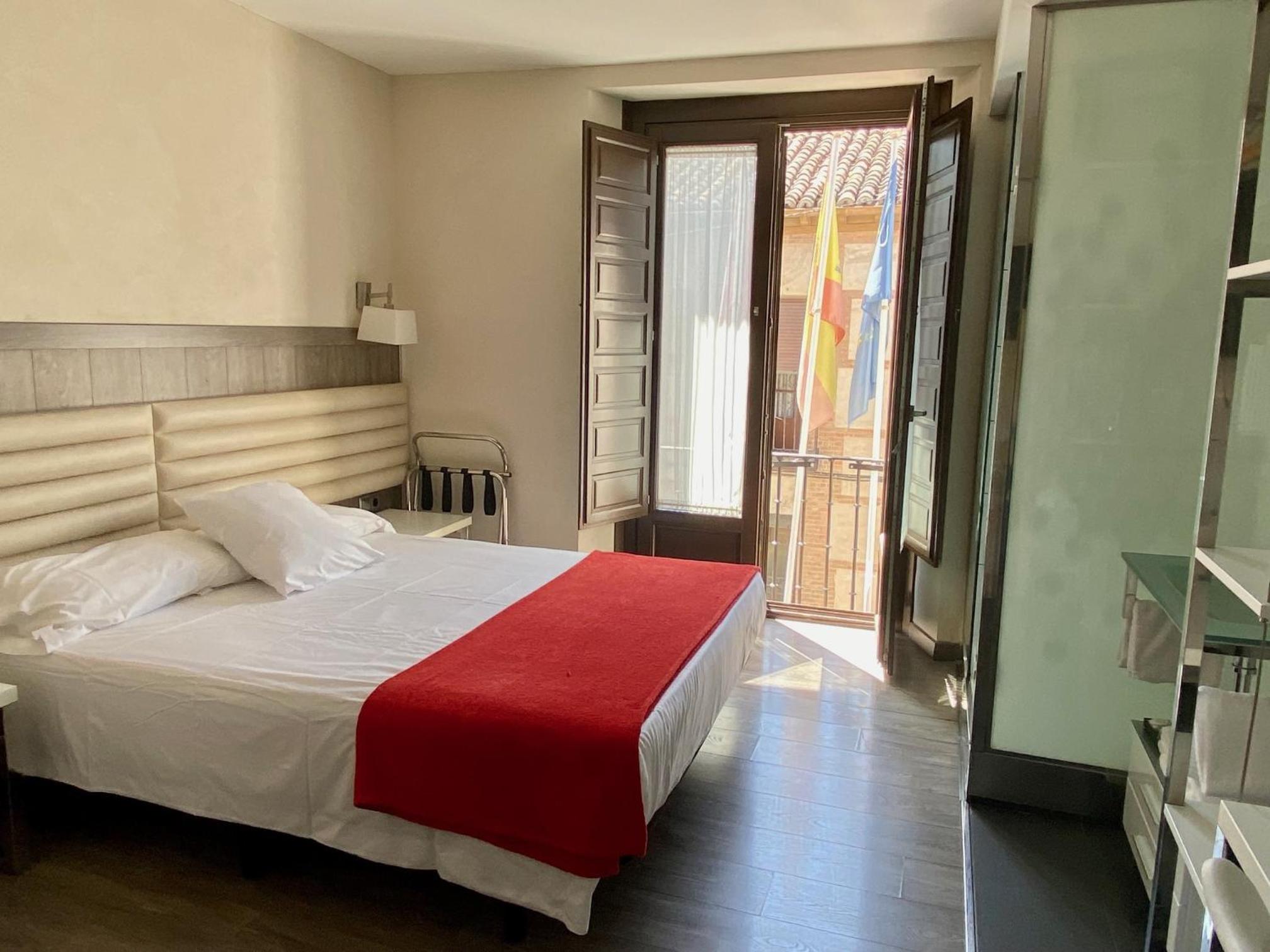 Double or Twin Room - Photo 20