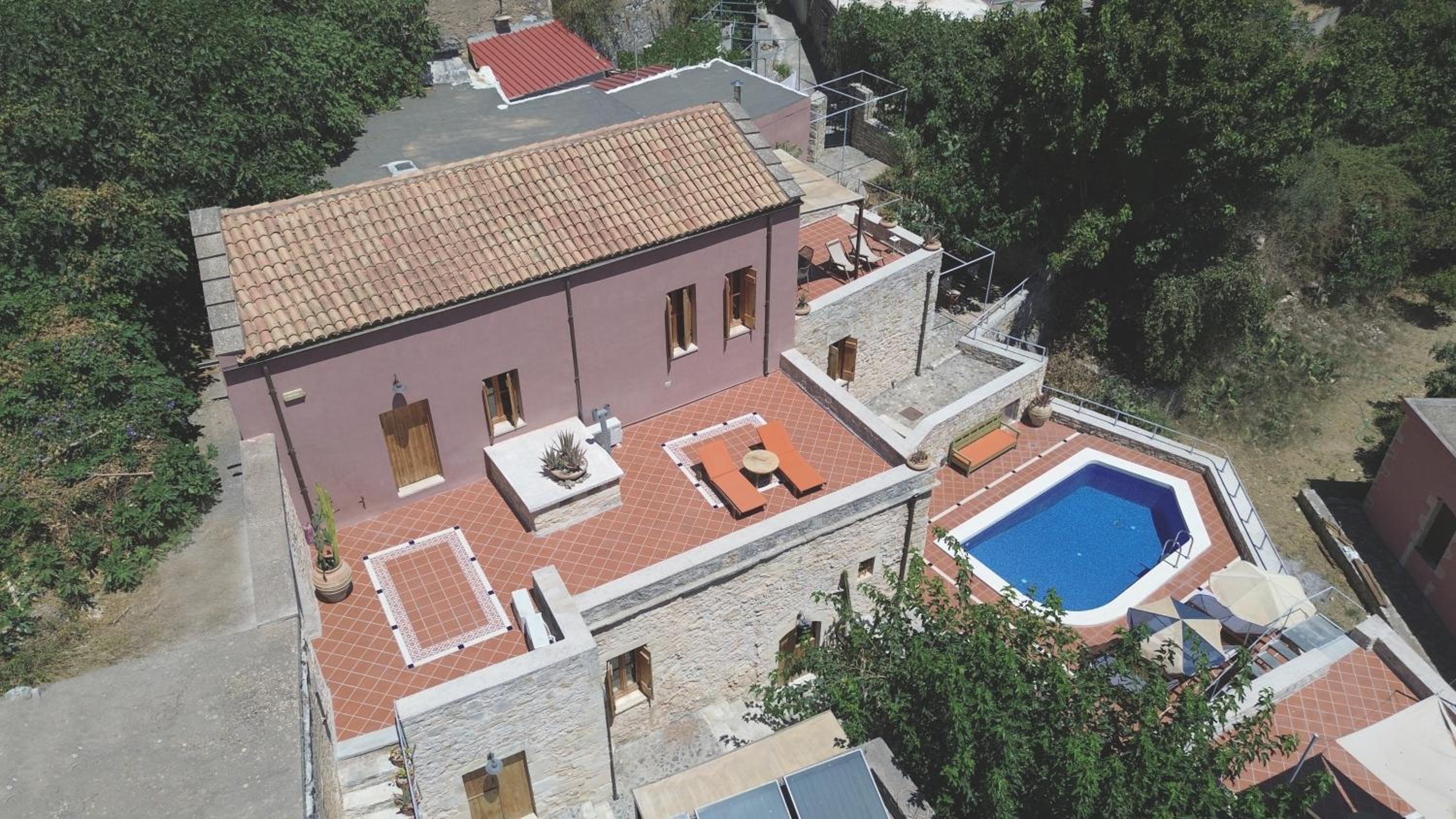 Four-Bedroom Villa with Private Pool photo 2