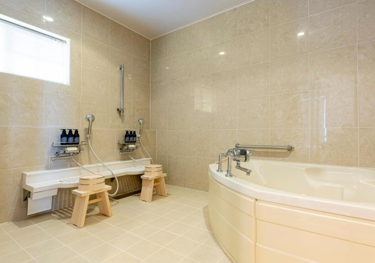 Three-Bedroom Villa - Photo 38