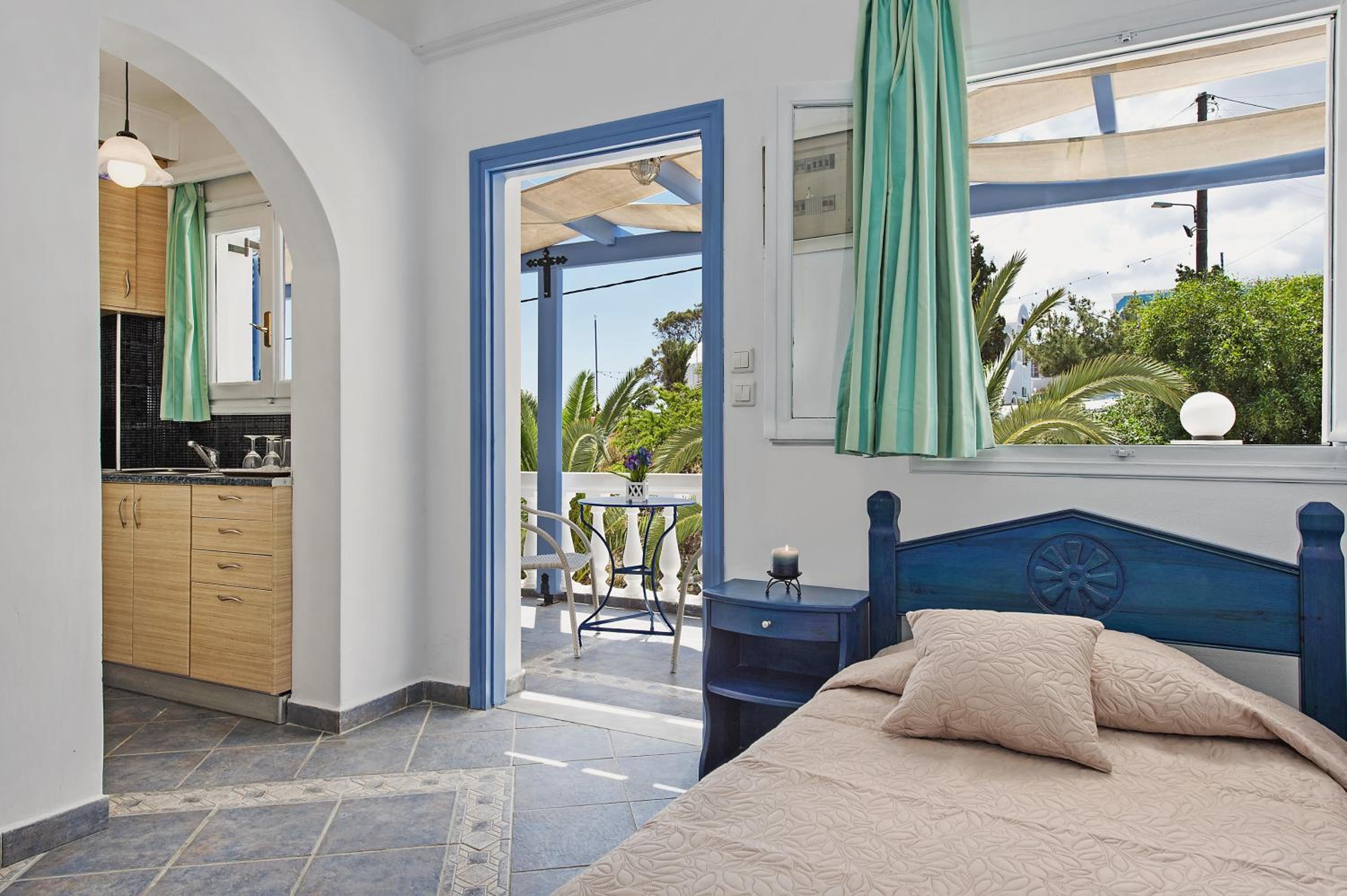 Deluxe One-Bedroom Apartment