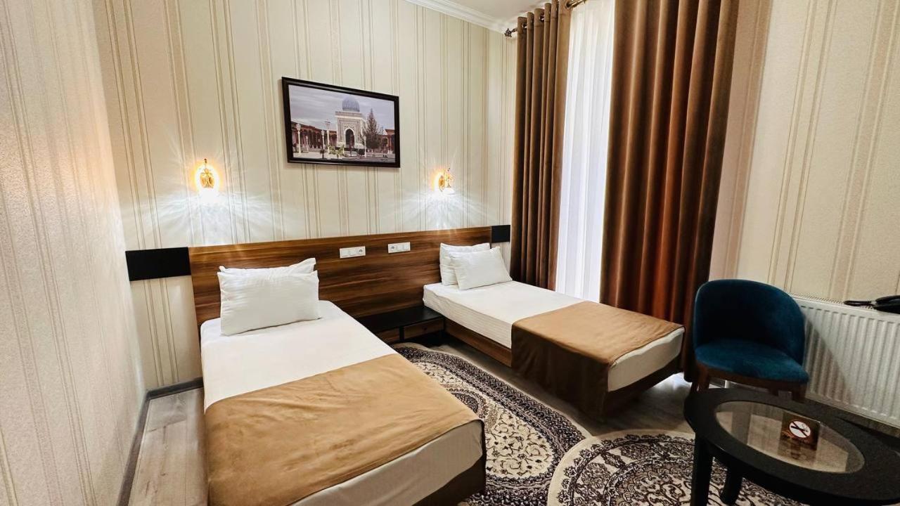 Double or Twin Room with Private Bathroom - Photo 1