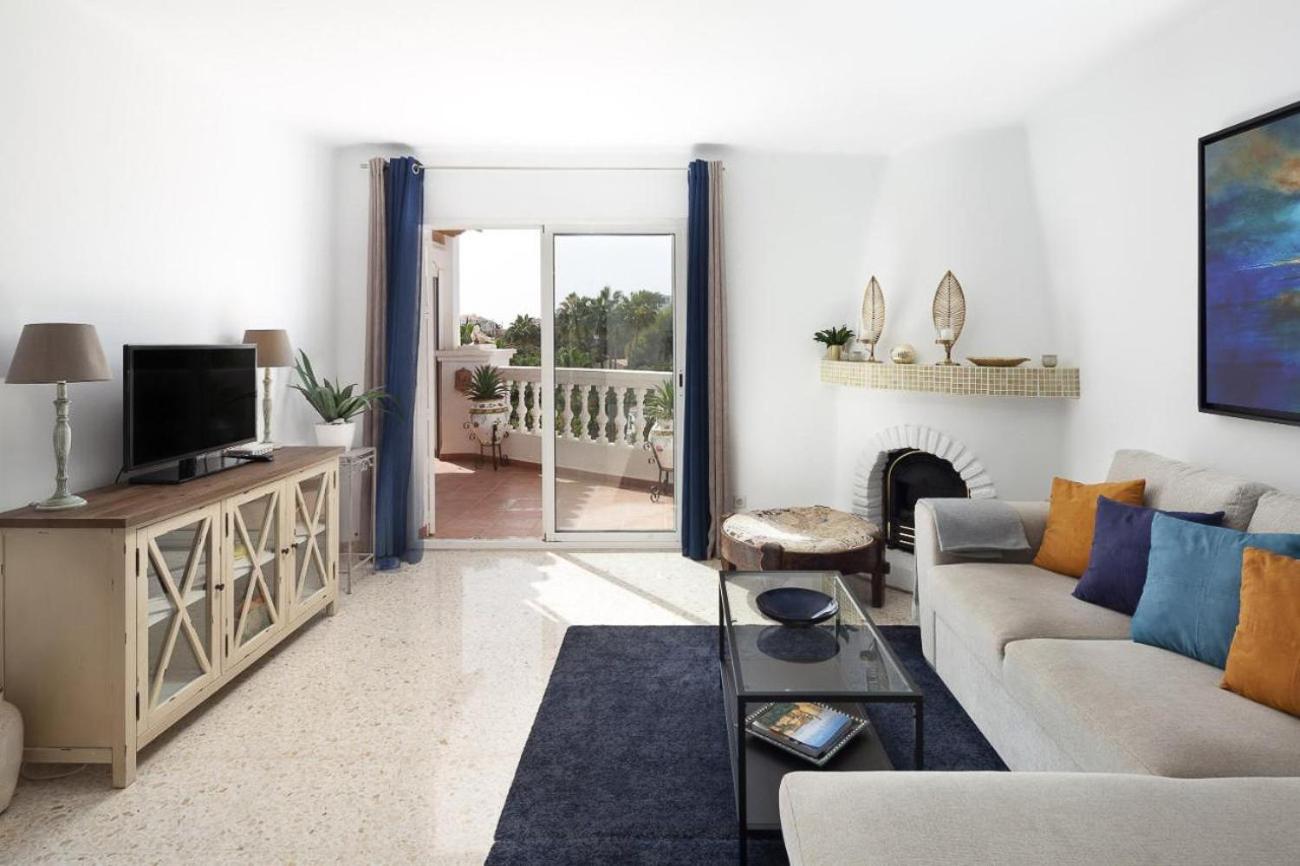 Apartment with Garden View