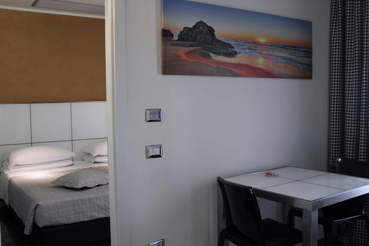 Junior Suite with Balcony (2 Adults) - Photo 12
