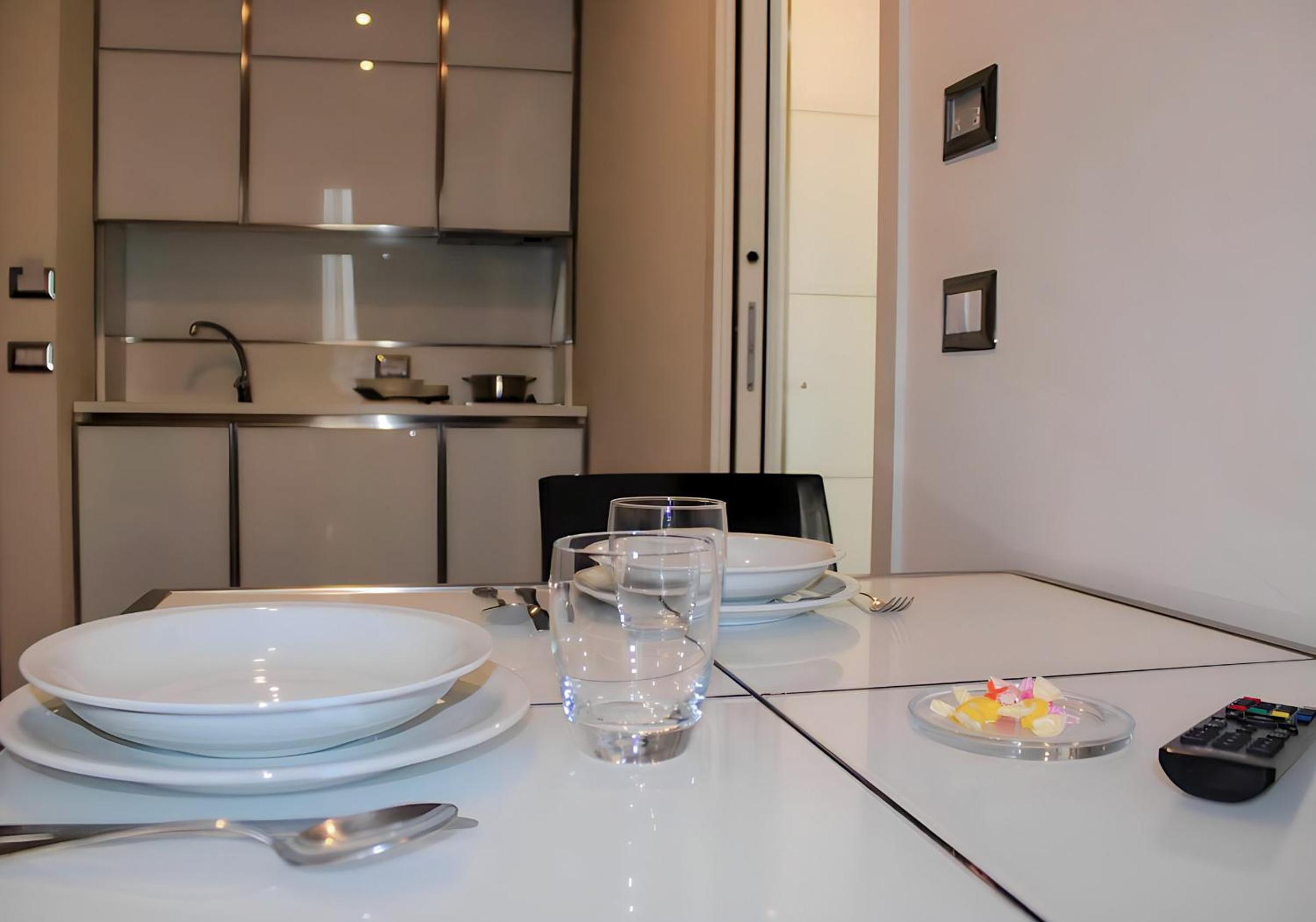 Suite with Balcony (3 Adults) - Photo 8