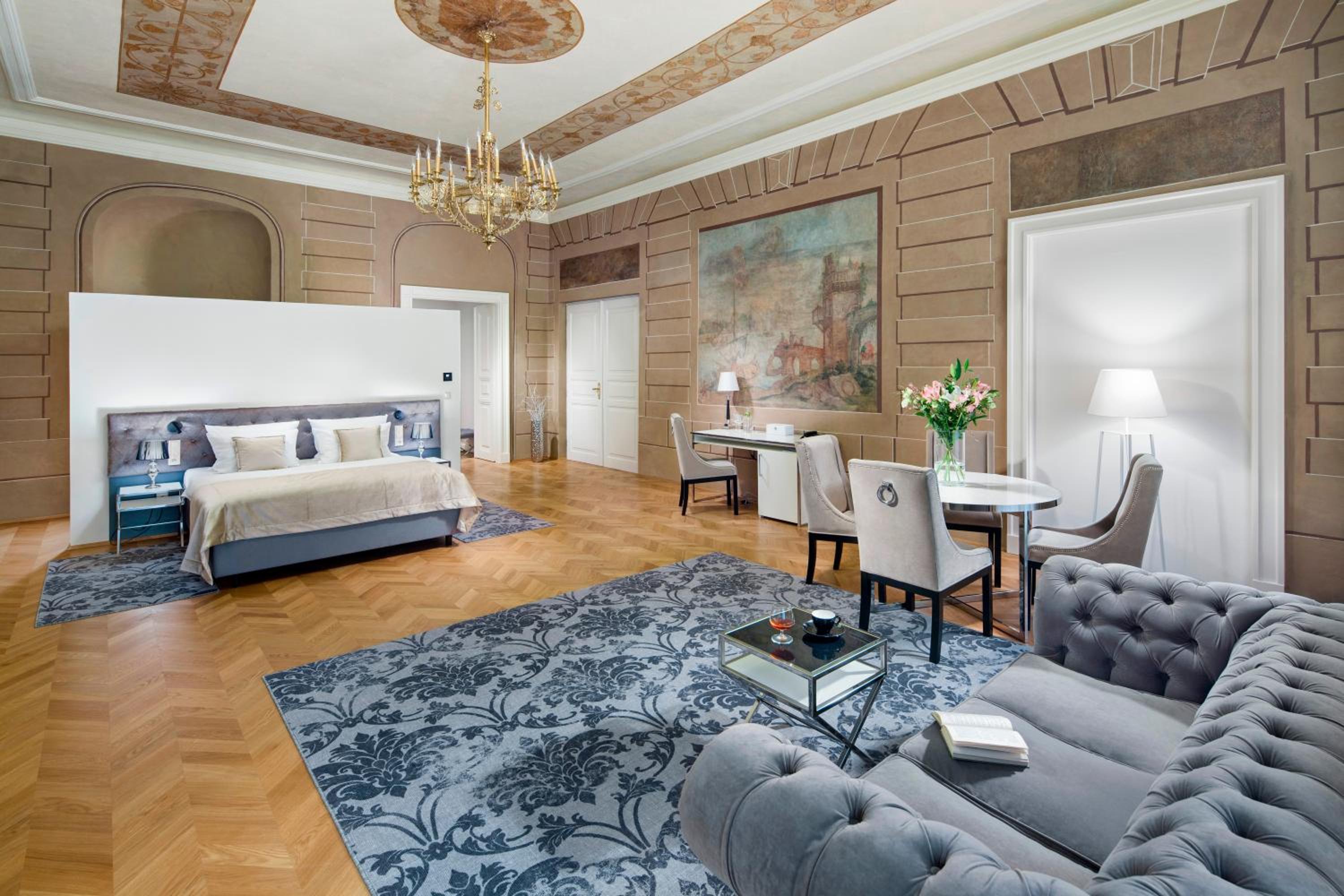 King Suite Premium with Sofa Bed, Non-Smoking