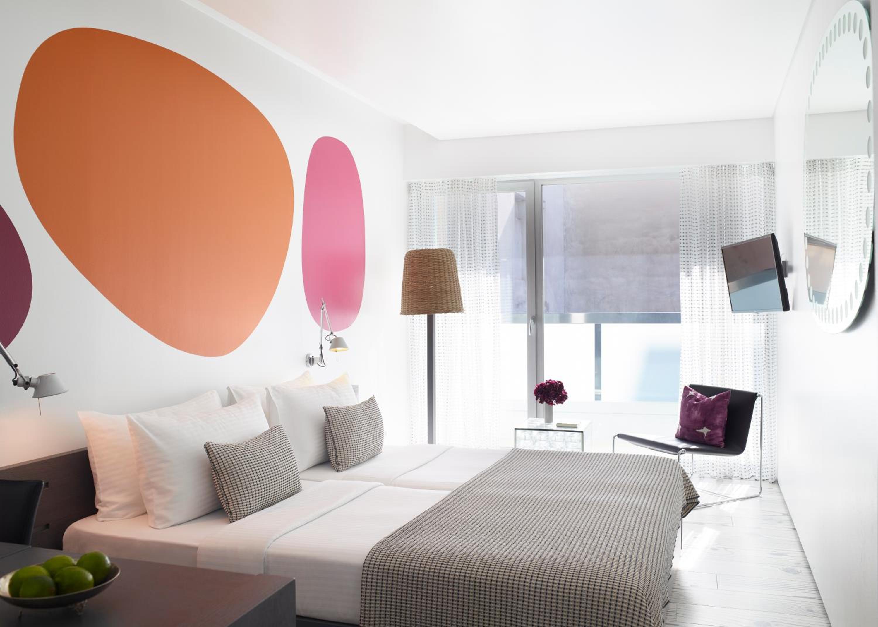 Double or Twin Room with Balcony thumbnail 6