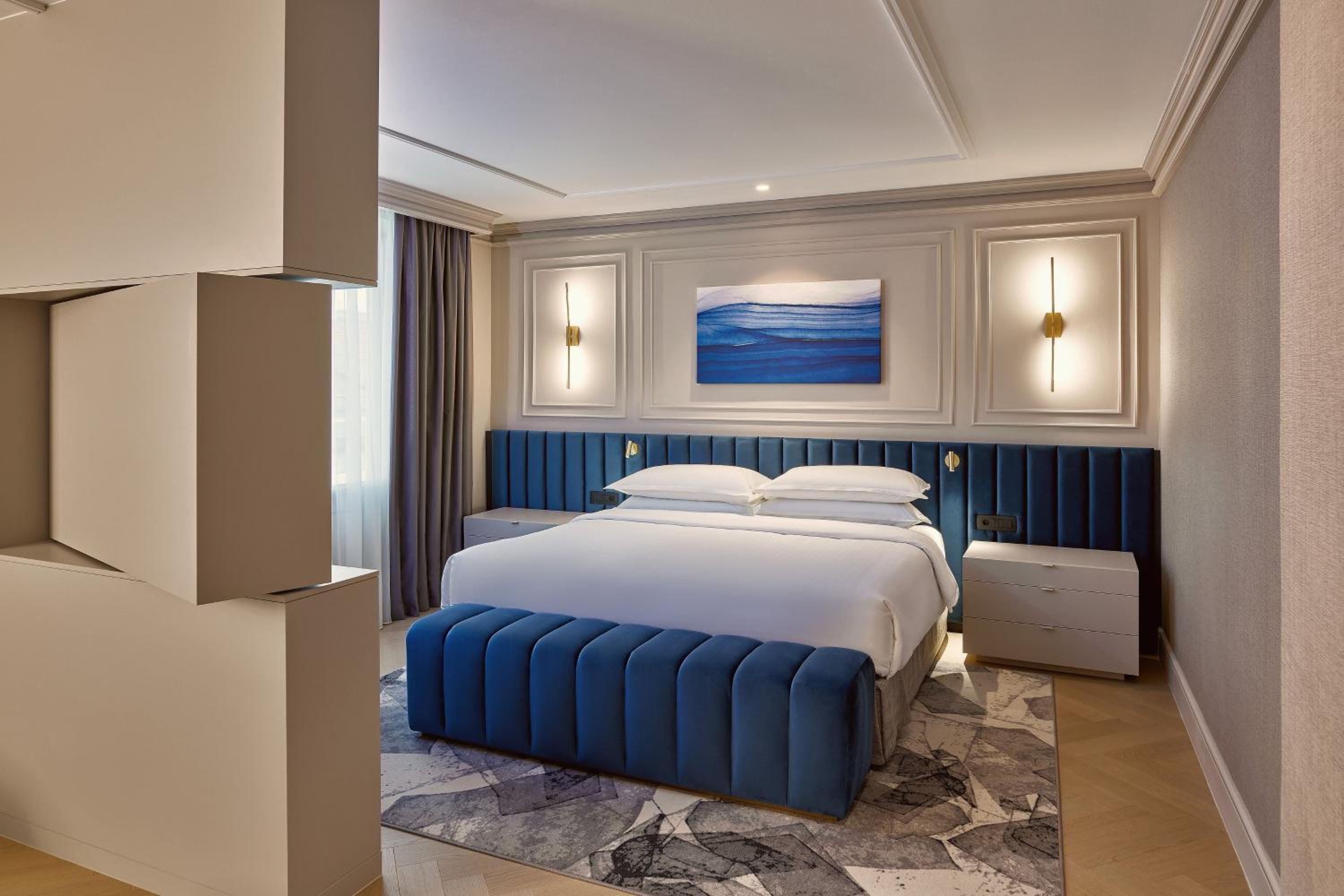 Bed & Sleeping Area