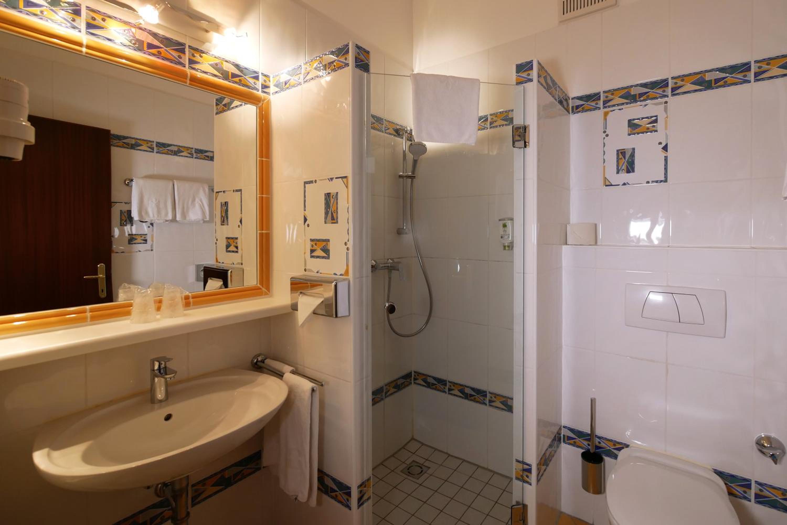Budget Double or Twin Room - Photo 4