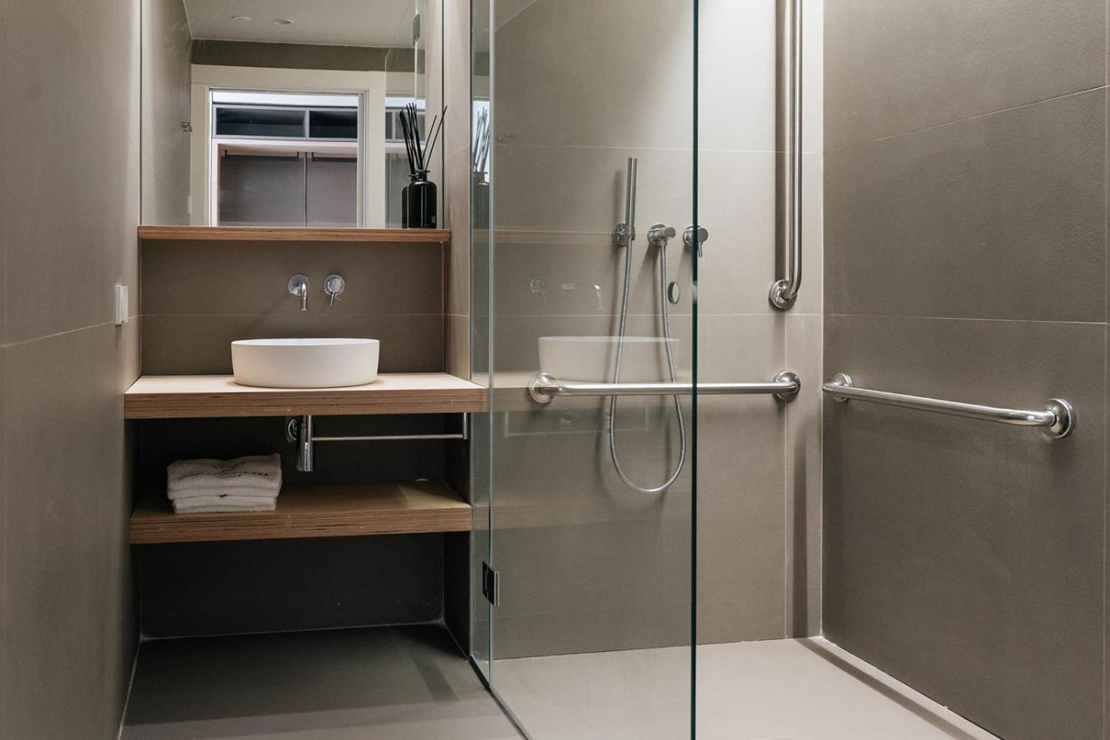 Double or Twin Room - Photo 9