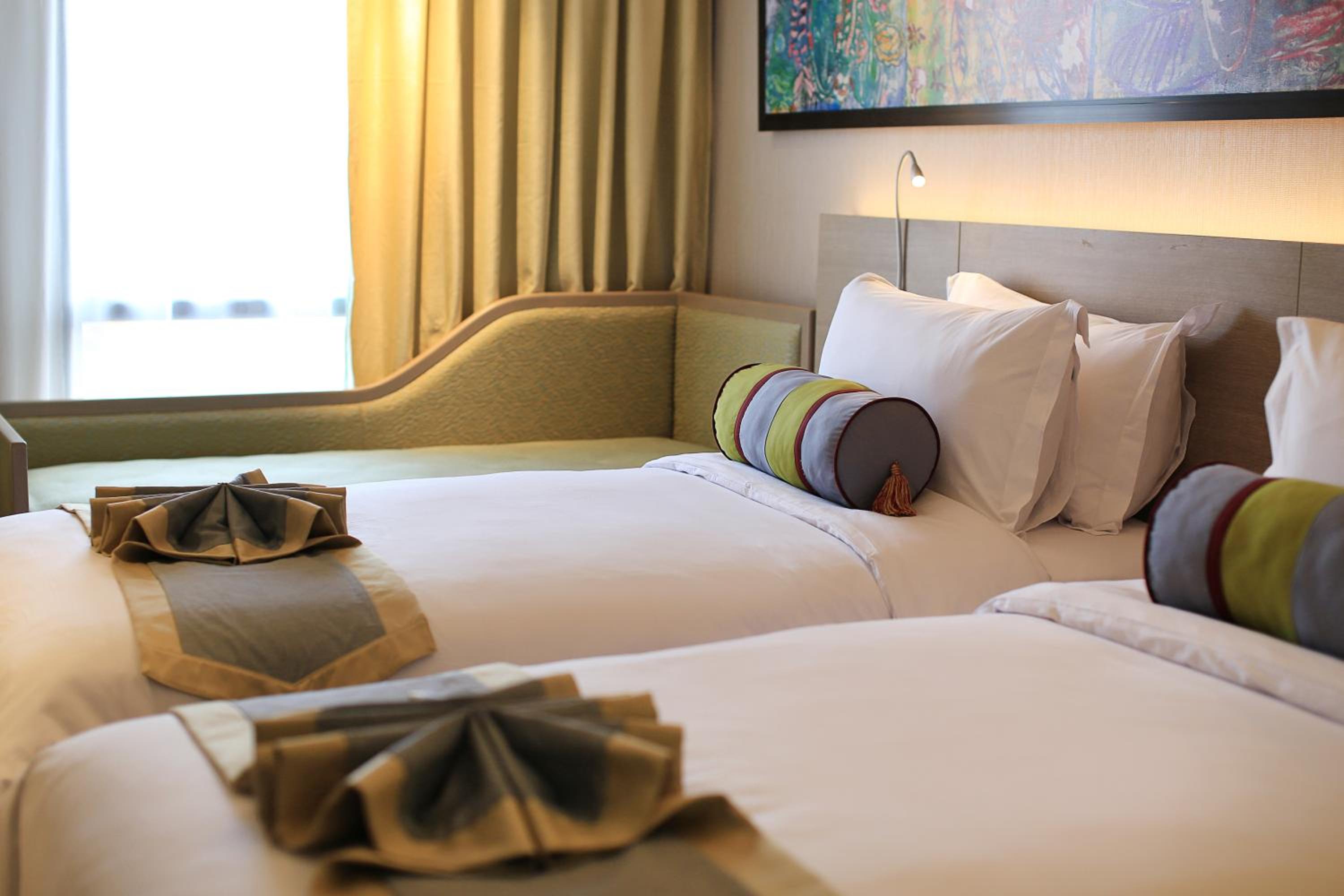 Superior Plus Twin Room thumbnail 6